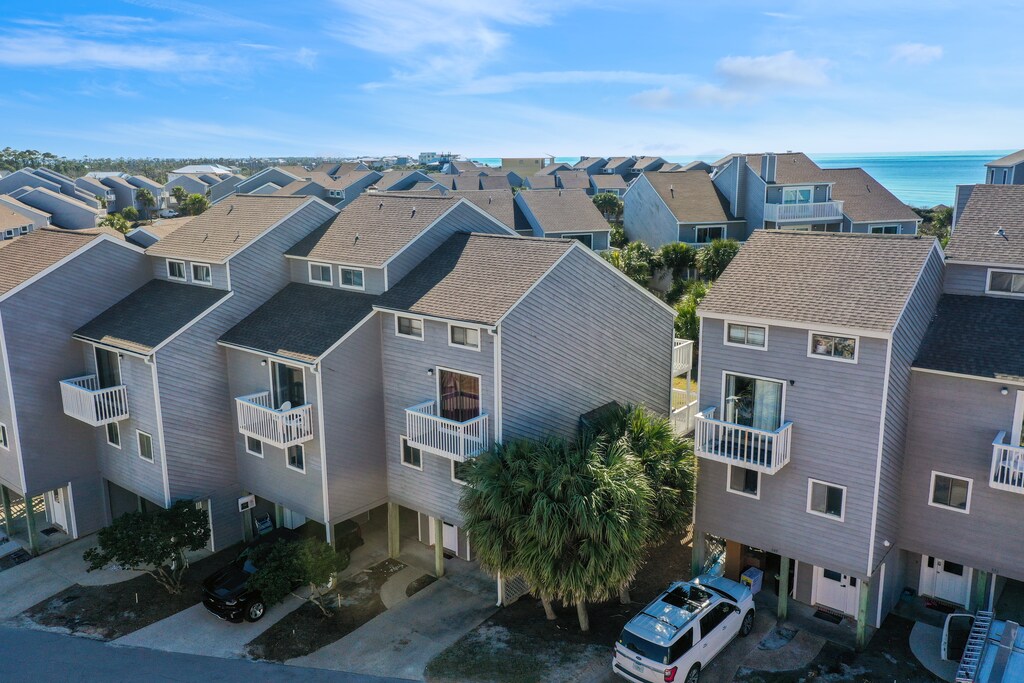 Roadside Exterior with Small Balcony