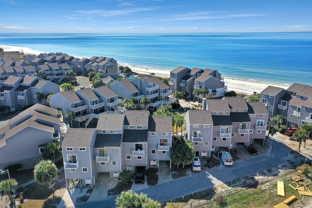 Building Has a Great Gulf View