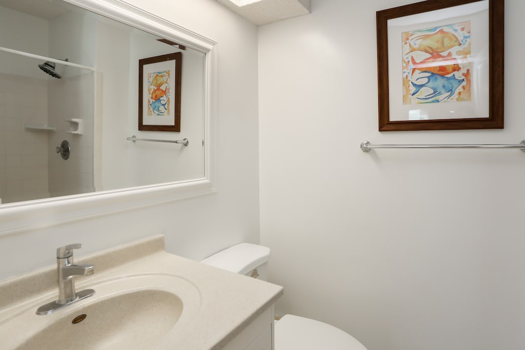 Bedroom 1 - Full Bath
