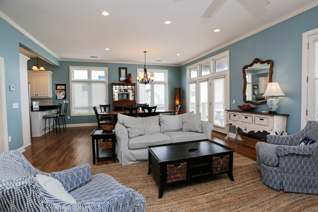 Living Room & Dining Area