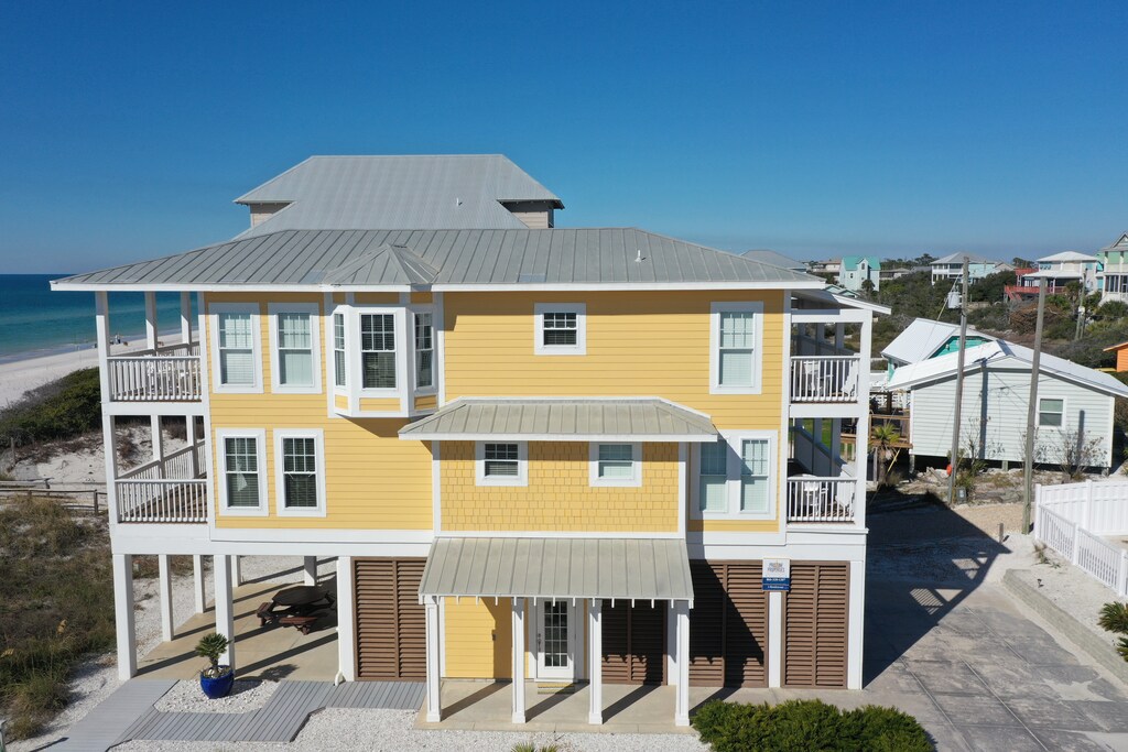 A Rendezvous Main Entrance