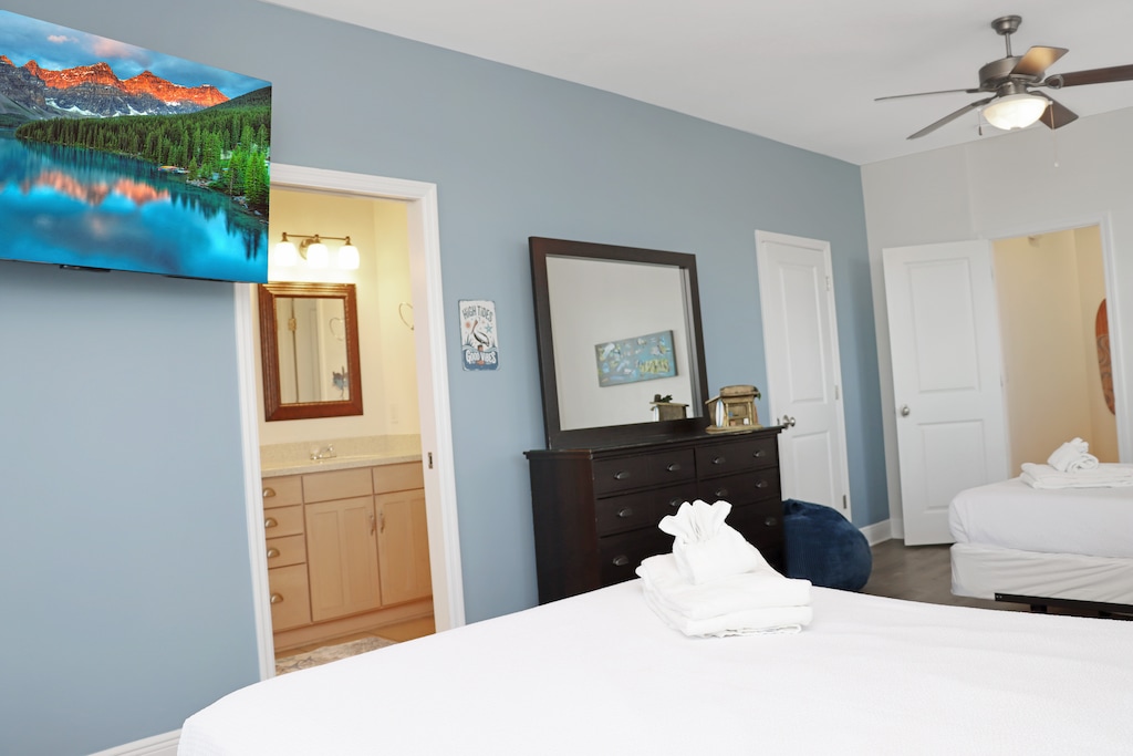 Bedroom 3 with Full Bathroom
