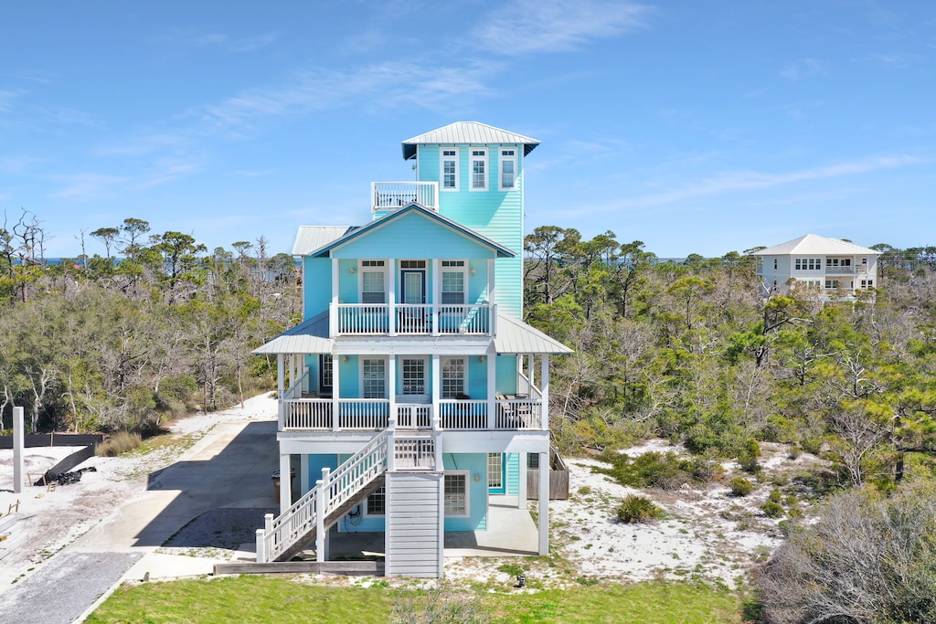Cape Oasis - Roadside Exterior
