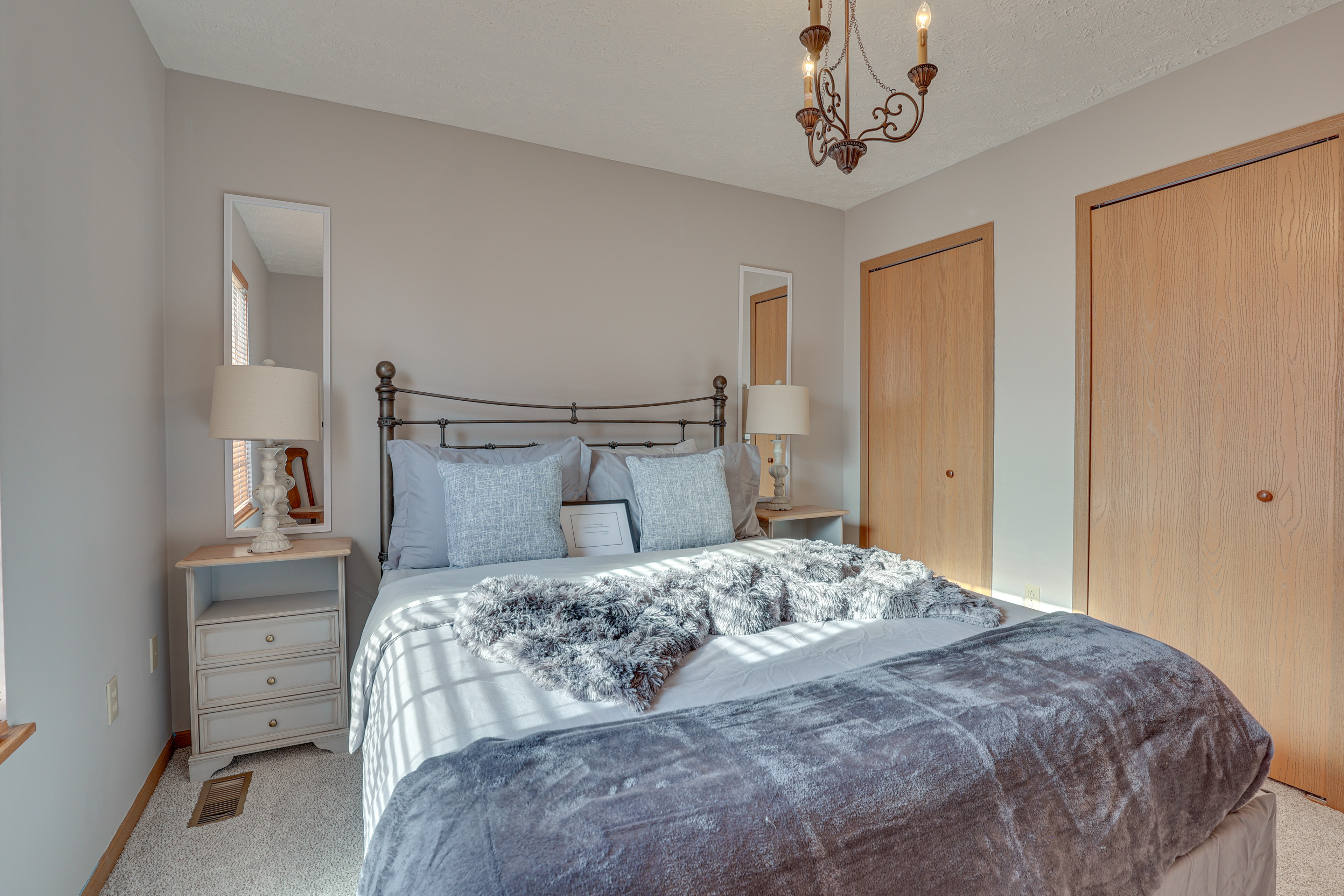 Akron Home w/ Deck: Walk to Towpath Trail!