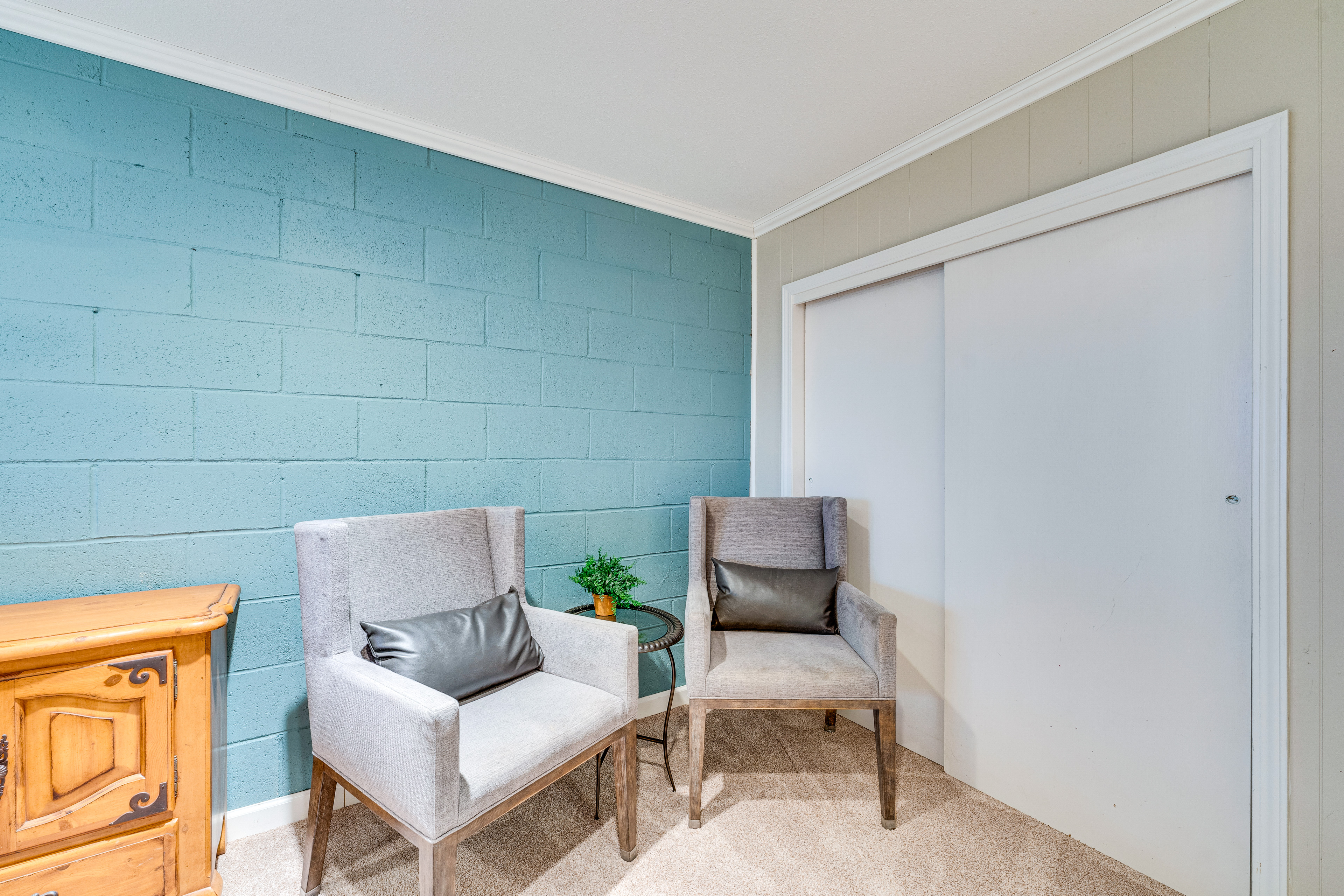 East Wenatchee Home ~ 2 Mi to Columbia River!