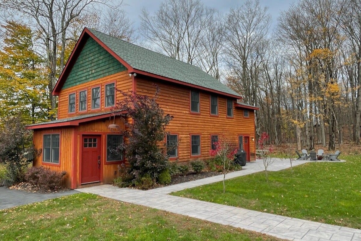 Property Image 1 - Deer Meadows - Country Lodge with Hot Tub