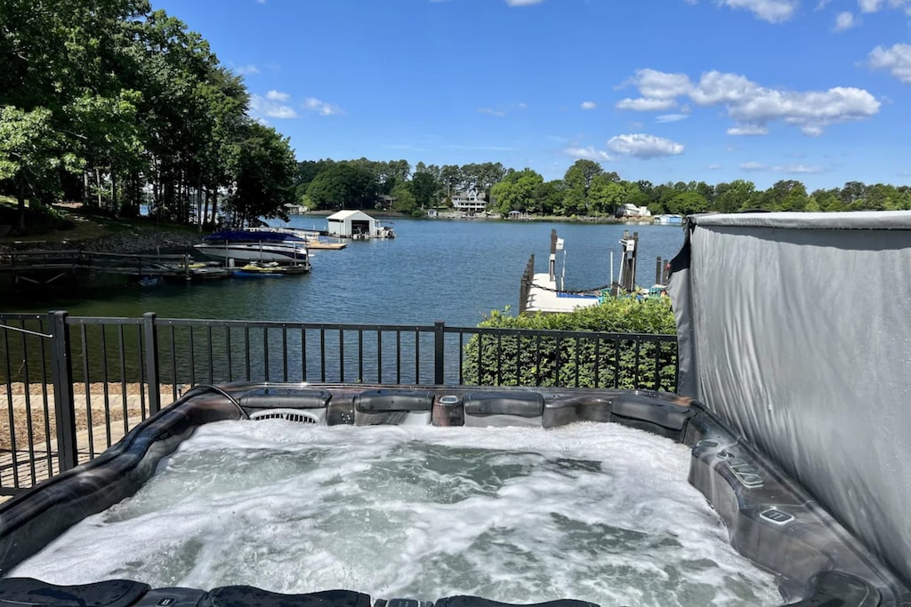 8 person hot tub to enjoy all year round.
