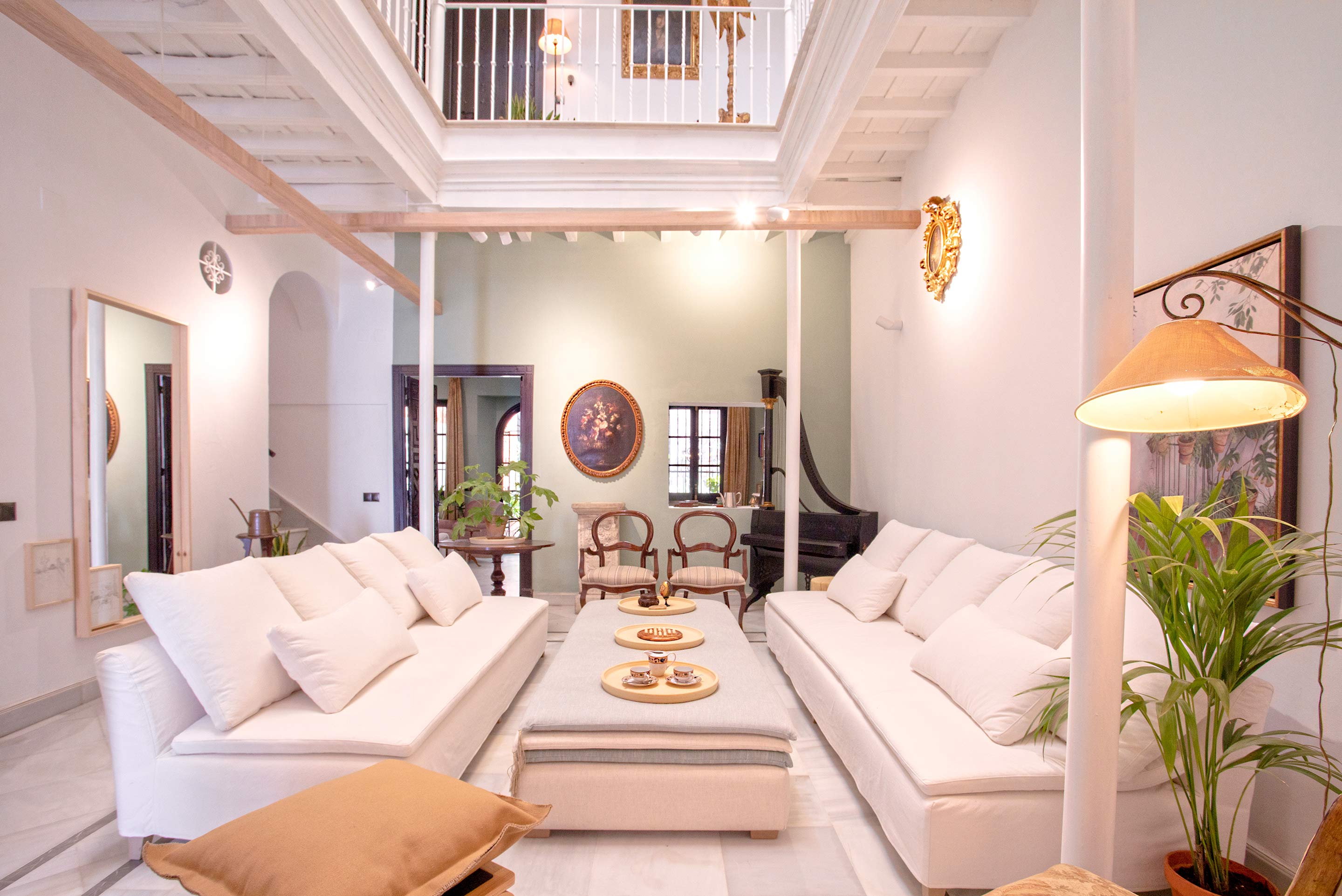 Unique Sevillian House with Pool. Casa Tintes