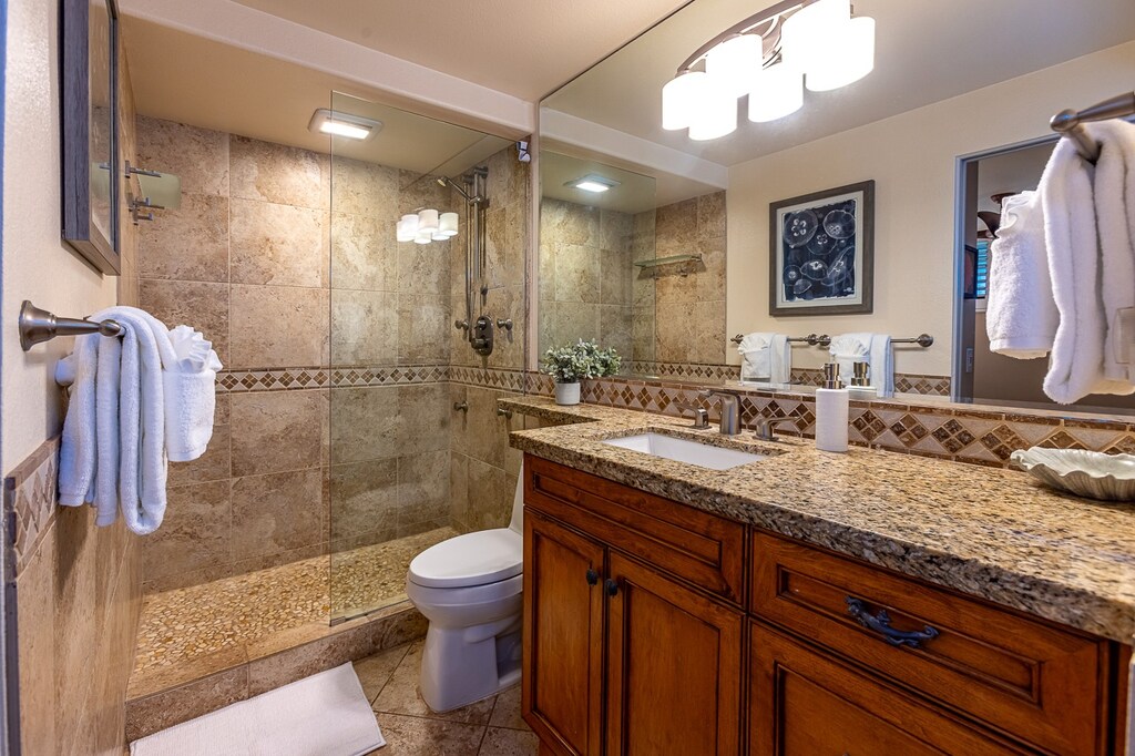 Plenty of space to get ready for your Maui day