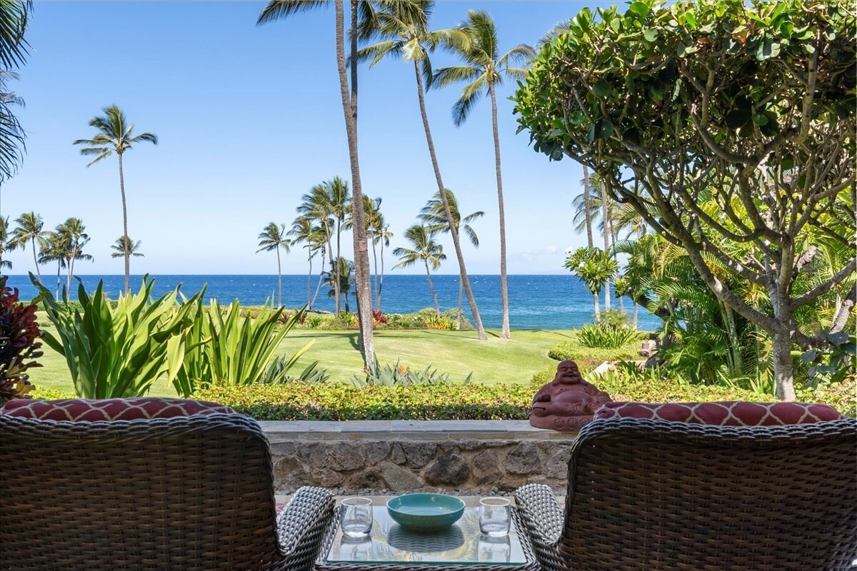 Relax on the private lanai admiring the ocean view!