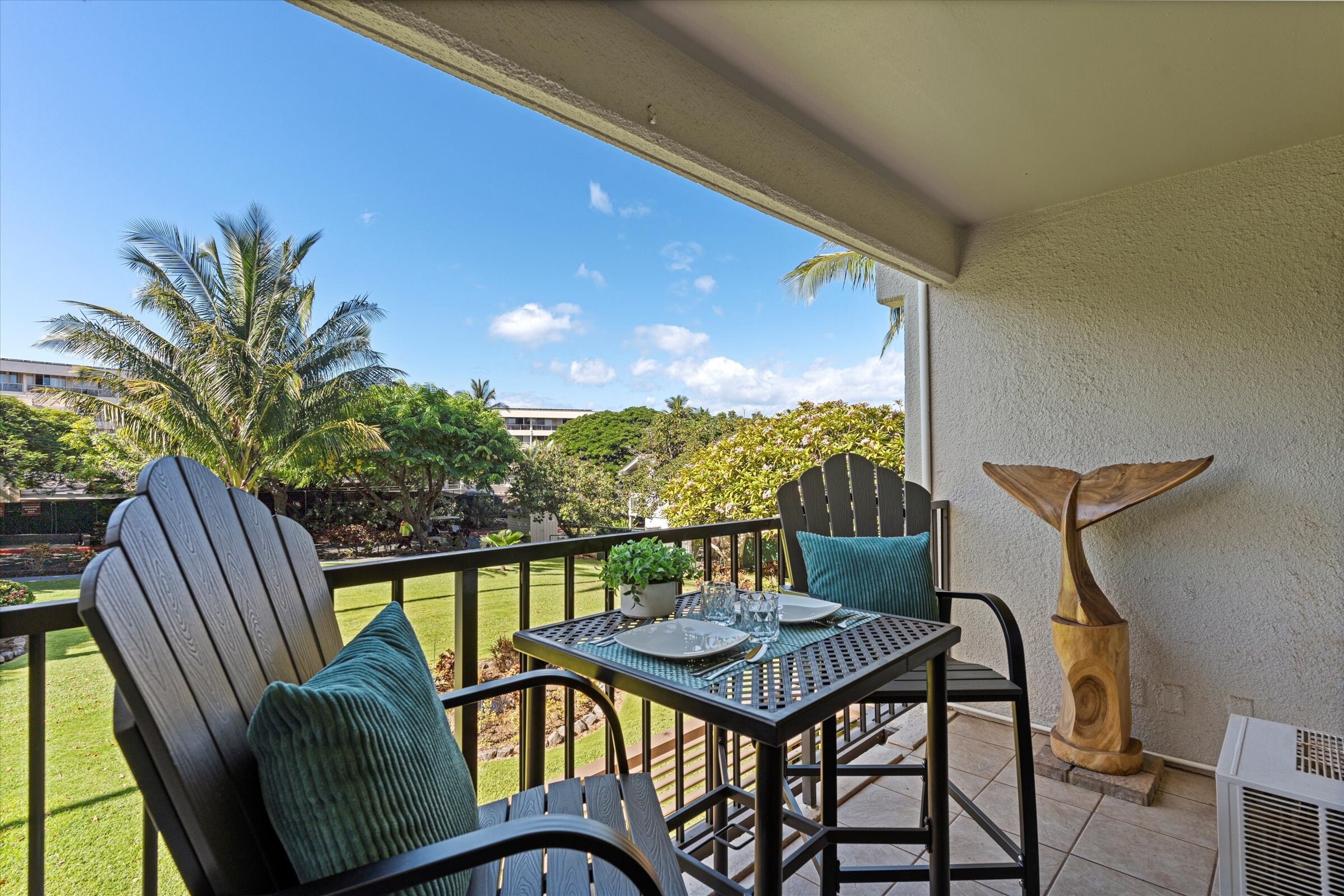 Private Lanai with dining for 2