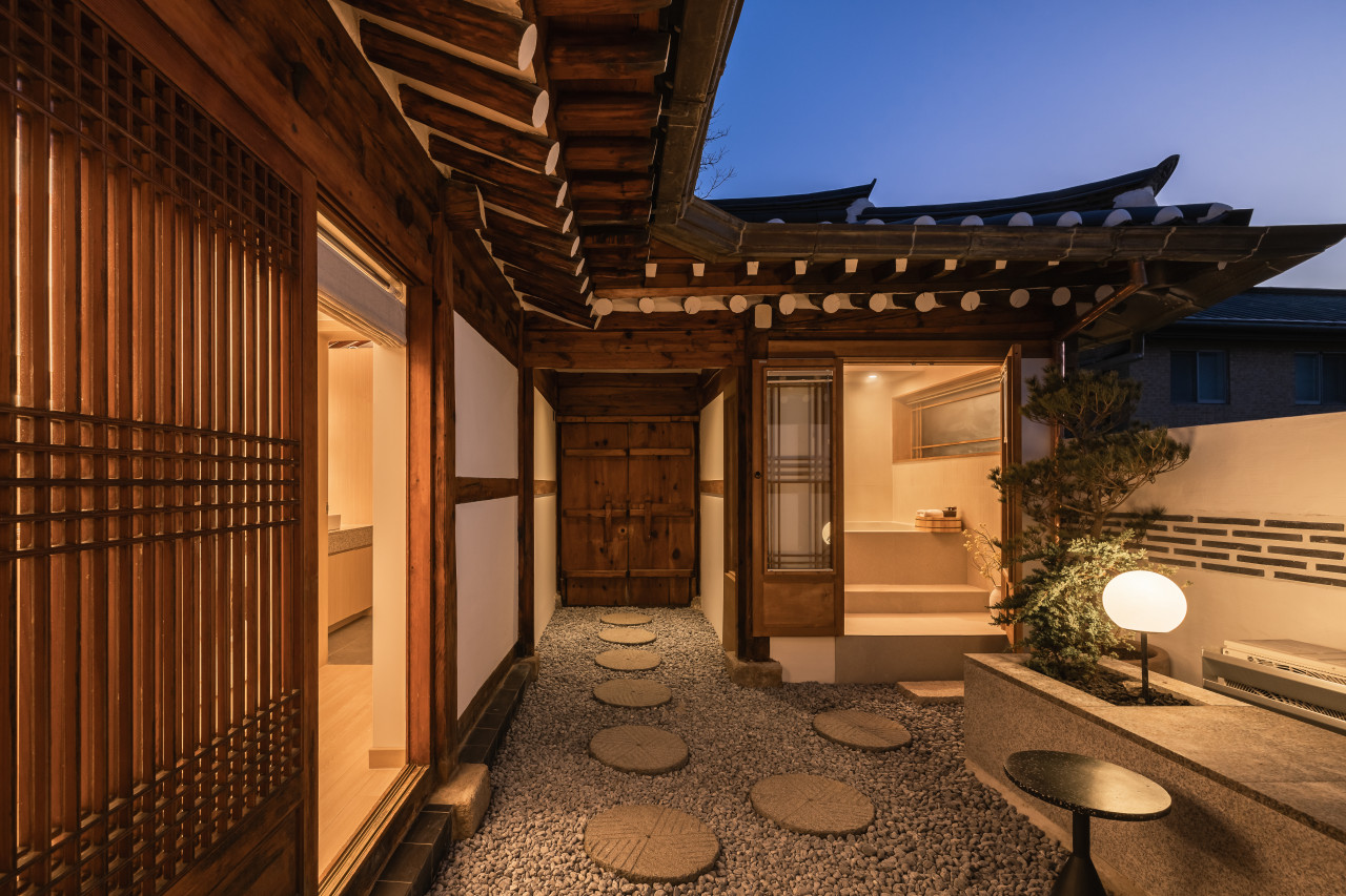 Property Image 1 - LUXURY HANOK WITH PRIVATE BATHTUB - SN18