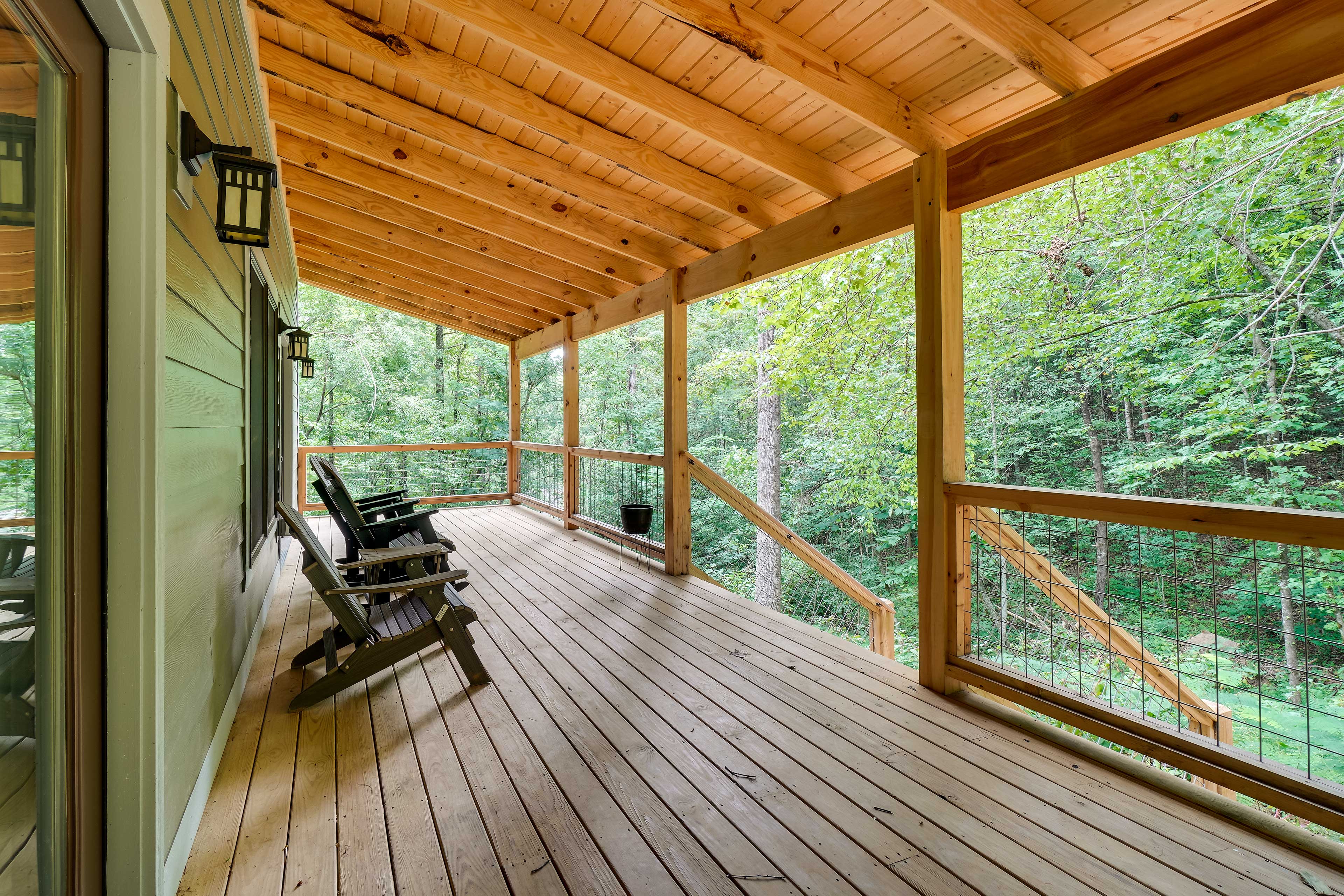 sevierville-cabin-rental-w-hot-tub-game-room-home-rental-in