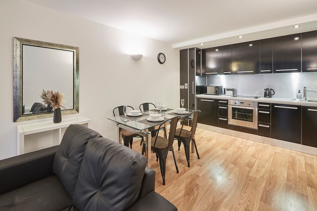 West Point, Leeds - Host & Stay