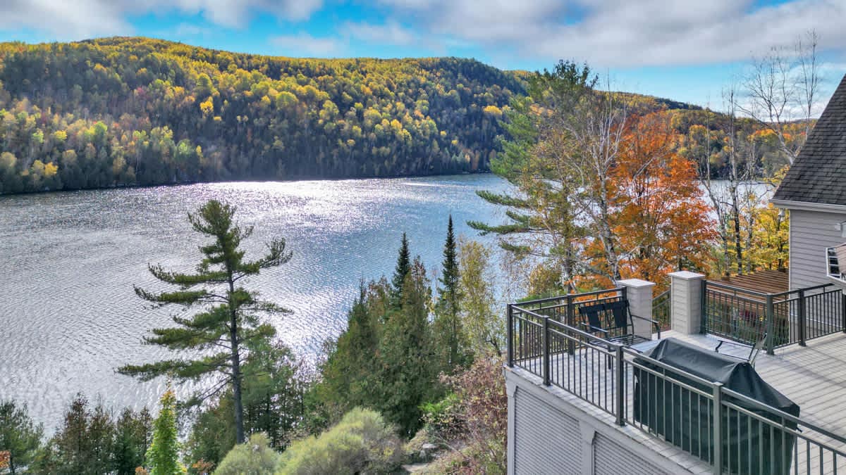 Property Image 2 - The Vista - Magnificent Waterfront & Hot Tub