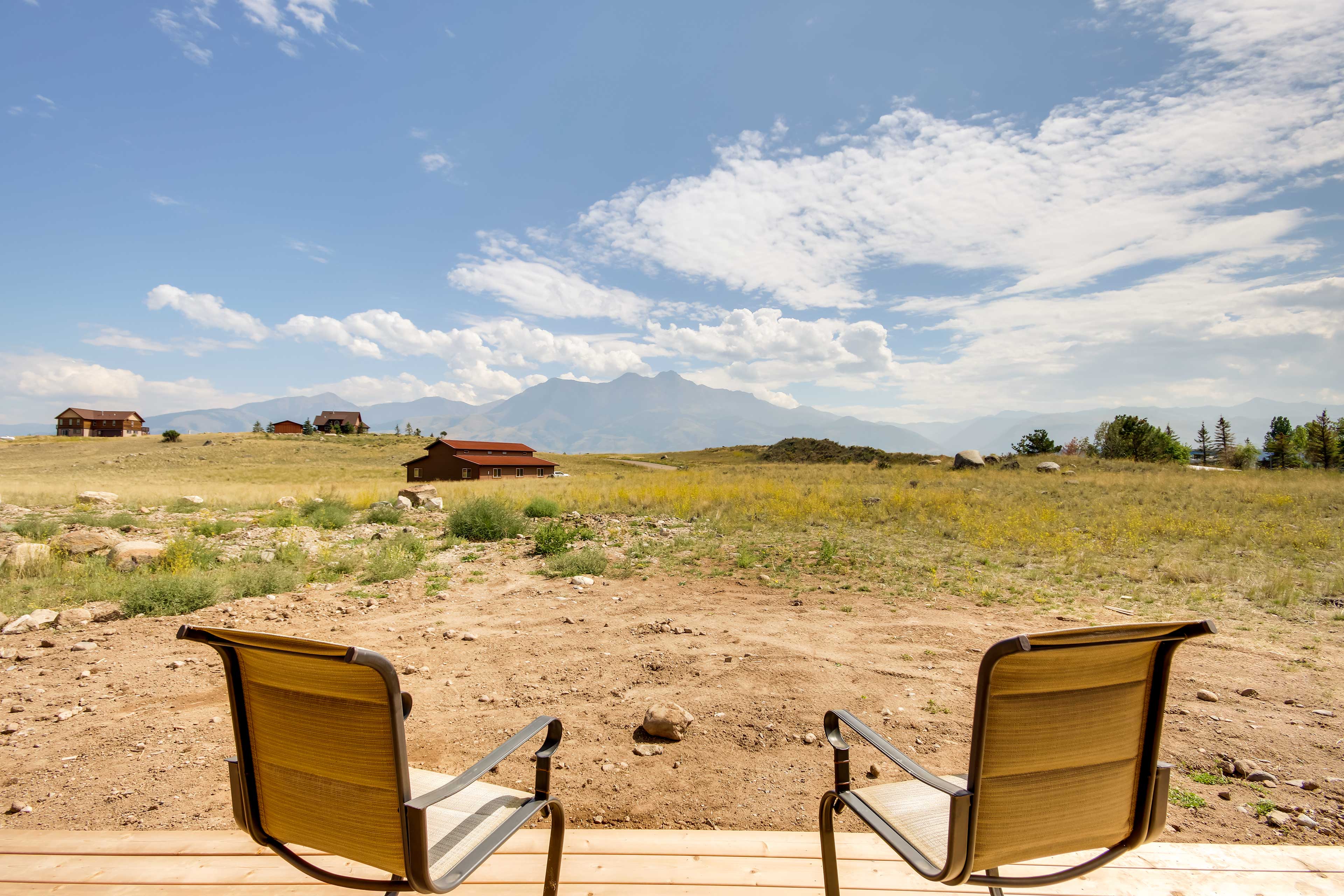 Property Image 2 - Yellowstone Prairie Retreat: 360 Mountain Views!