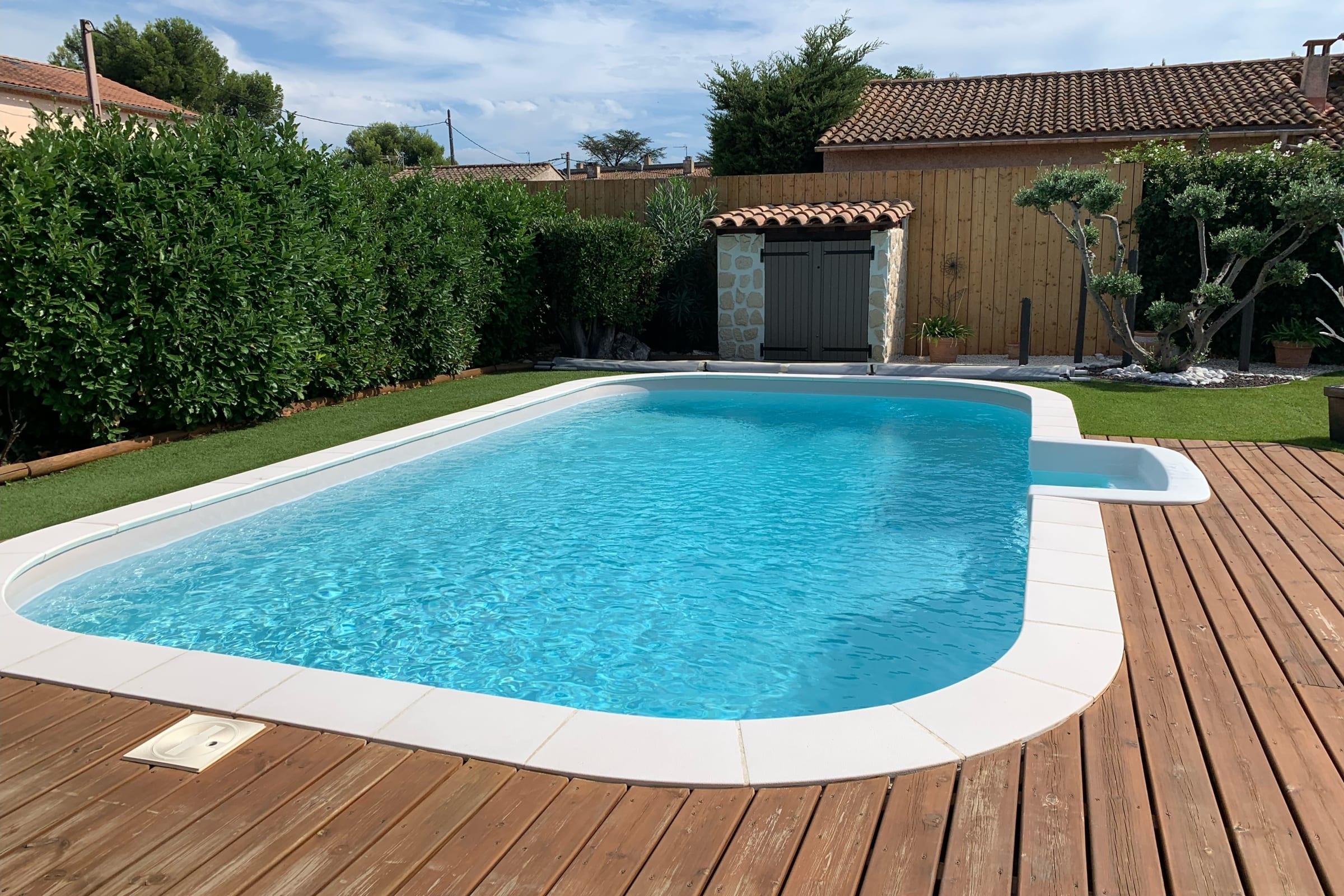 Property Image 1 - House with pool and garden at the doors of Avignon