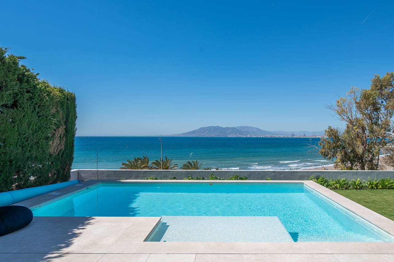 Stunning six-bedroom Villa with panoramic sea views and a luxurious pool.