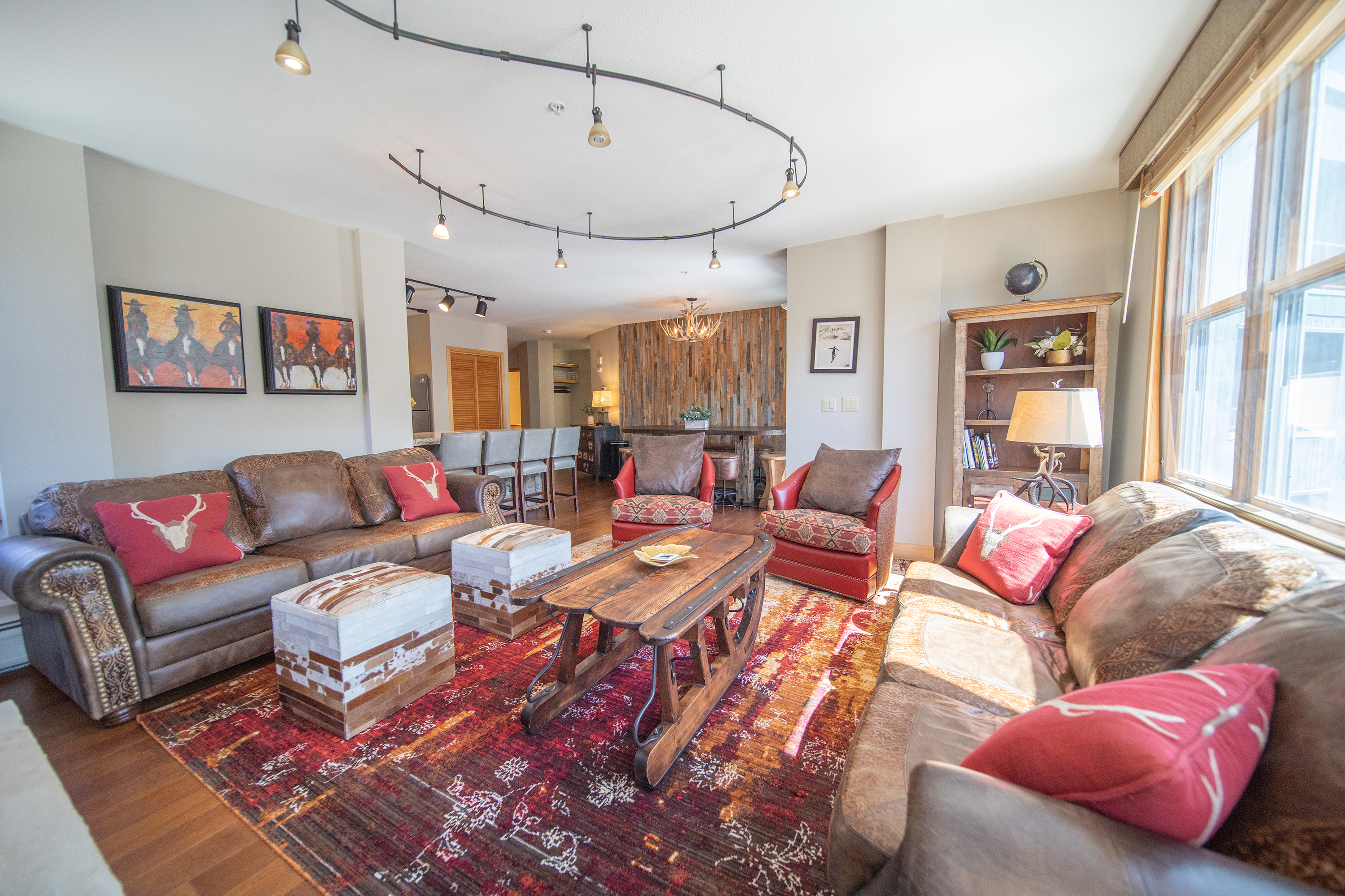 Stylish Silver Mill condo!