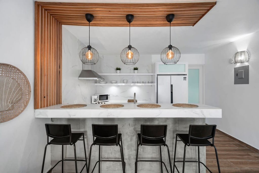 Modern and fully equipped kitchen