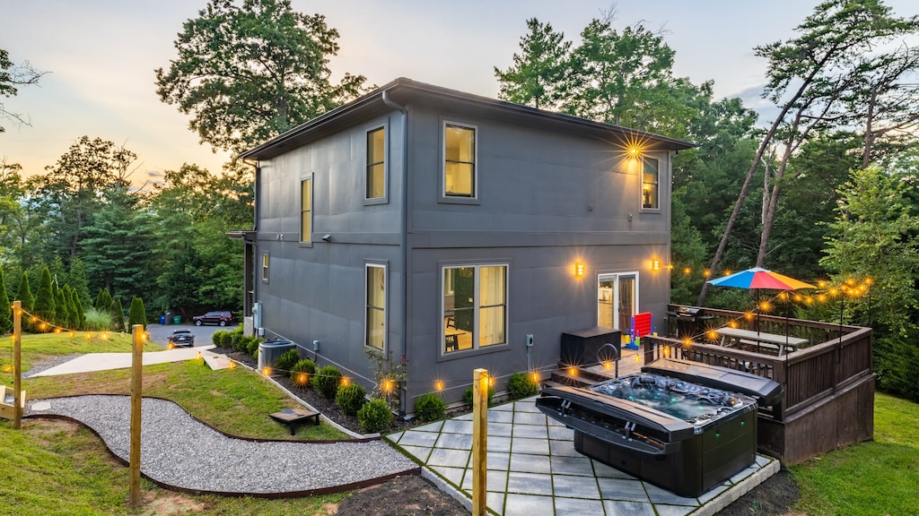 Outdoor Bliss: Dine al fresco and soak in the sun on our beautiful deck.