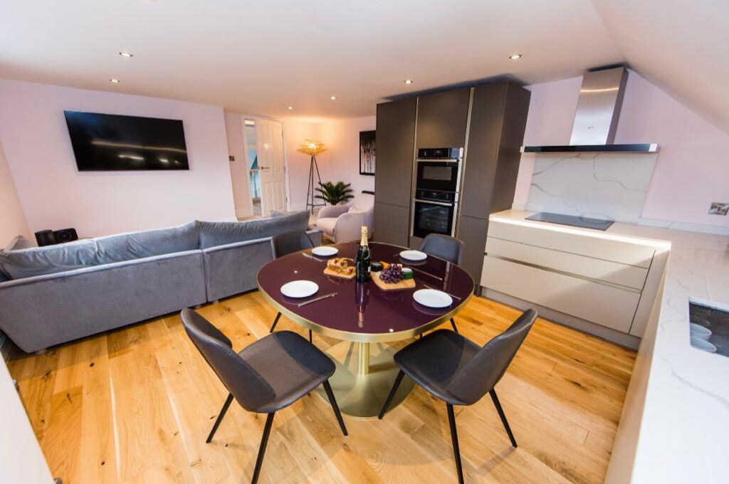 Penthouse Suite Dining Area