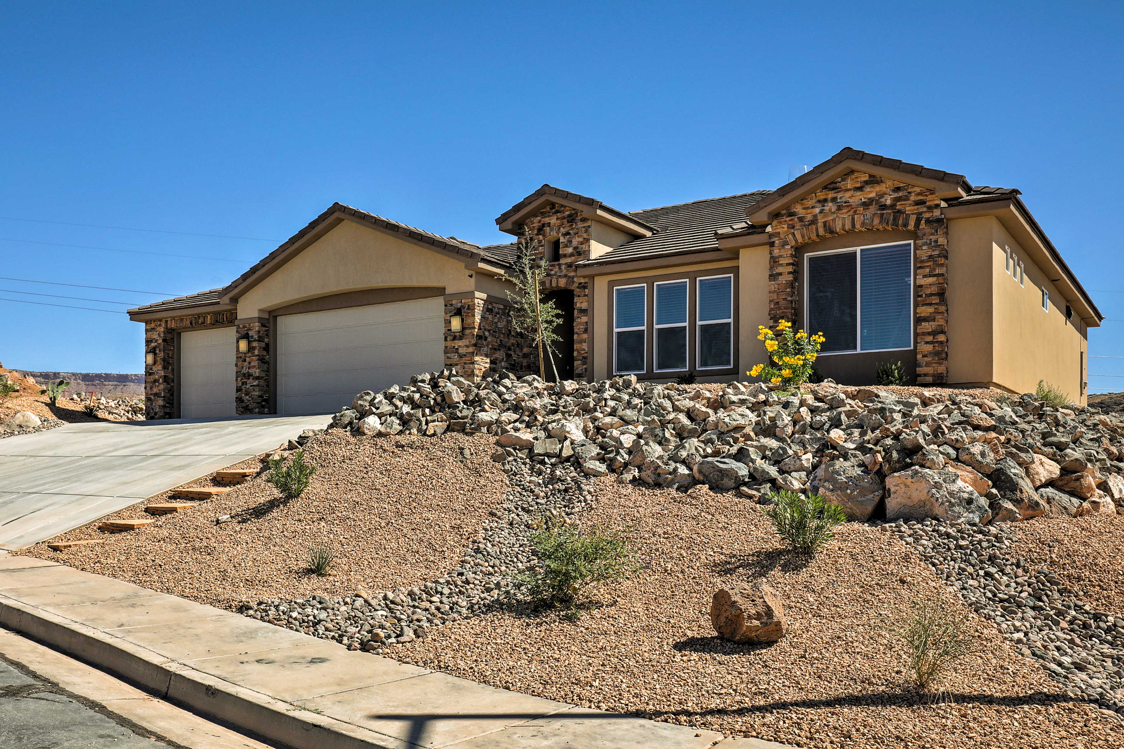 Property Image 1 - La Verkin Home w/ Hot Tub, Kayaks, & Bikes!