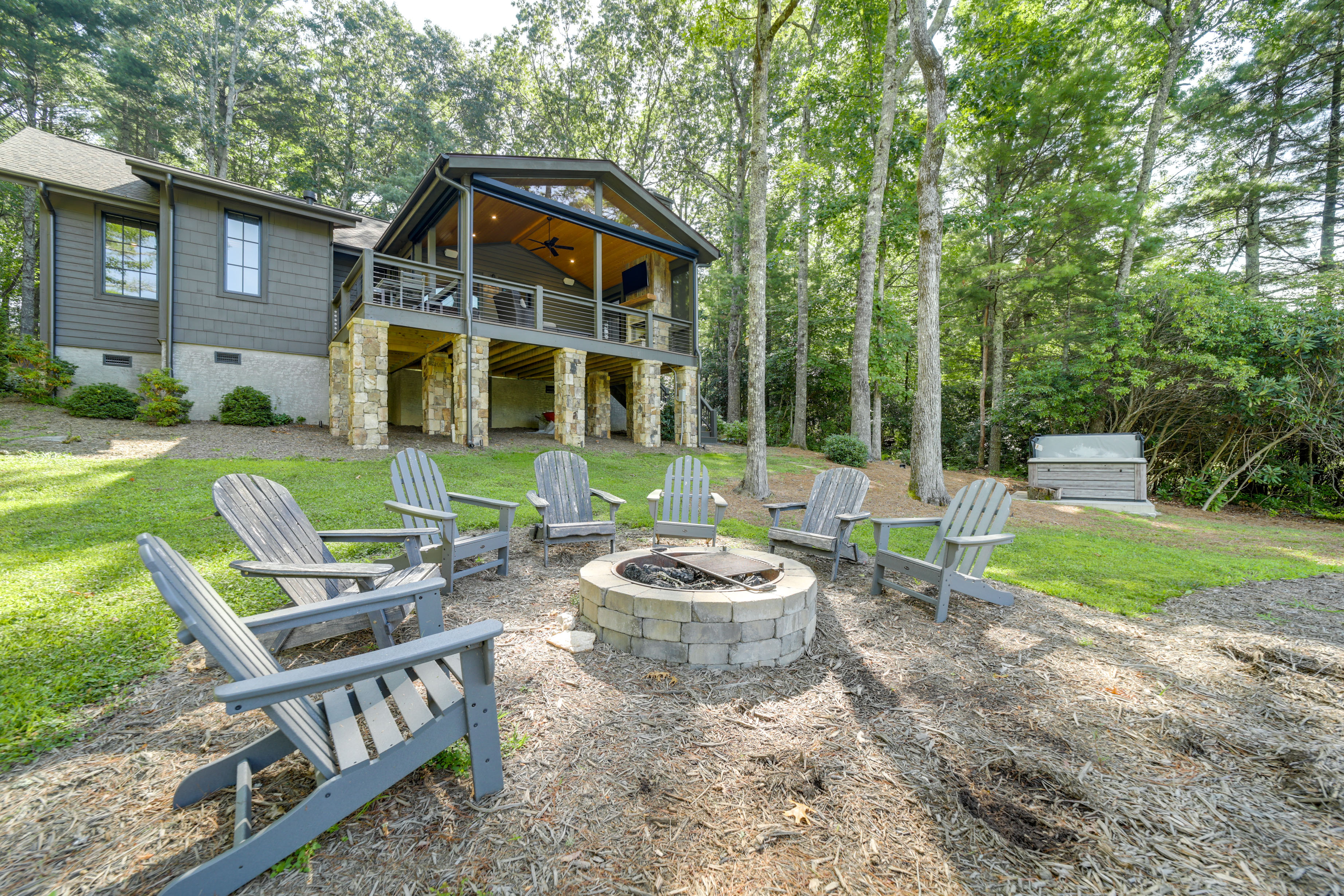 Property Image 2 - Newly Built Chinquapin Resort Home w/ Hot Tub!