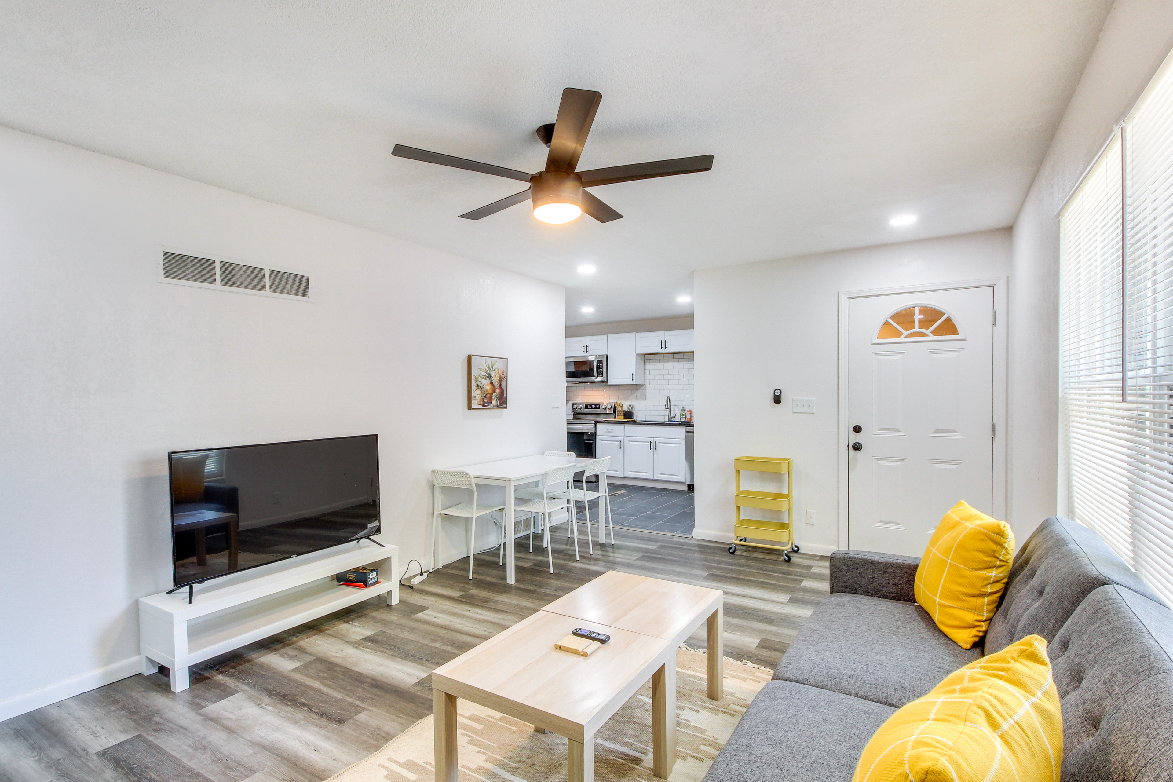 Pet-Friendly Overland Park Condo with Pool Access!