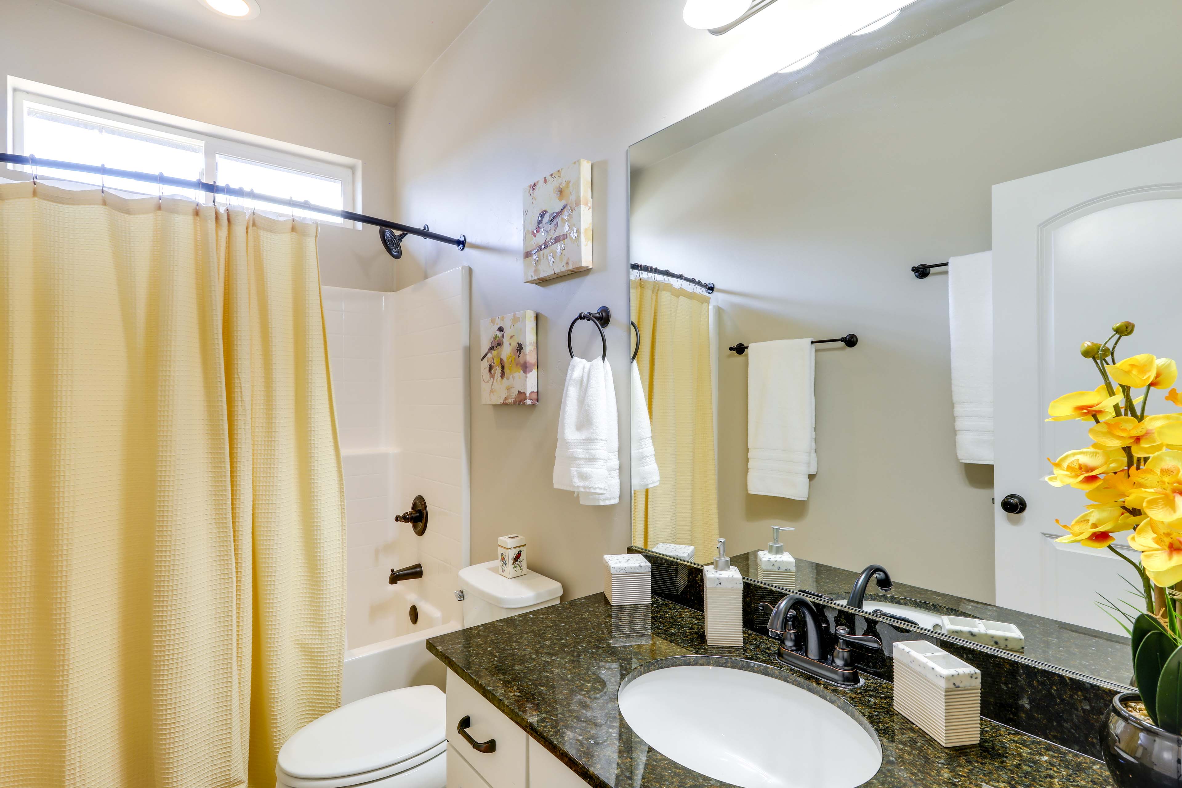 Flagstaff Home w/ Backyard Oasis: 38 Mi to Sedona!