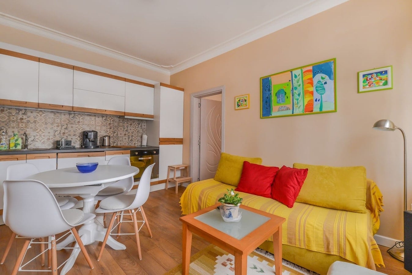 Property Image 2 - Diana Levski 1BD · Welcoming One Bedroom on Vasil Levski Boulevard