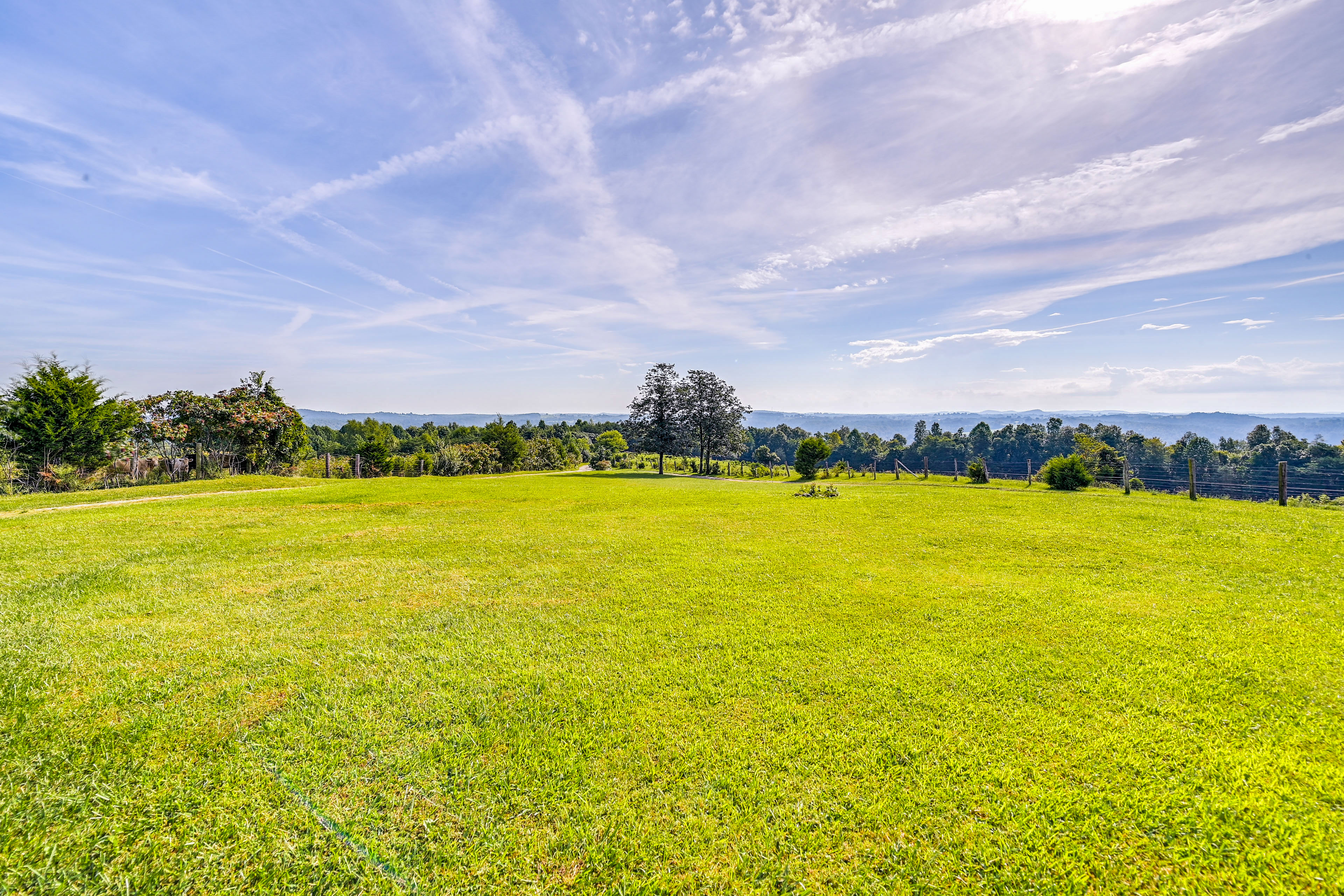 Property Image 1 - Cozy Kentucky Getaway w/ Panoramic Farm Views!