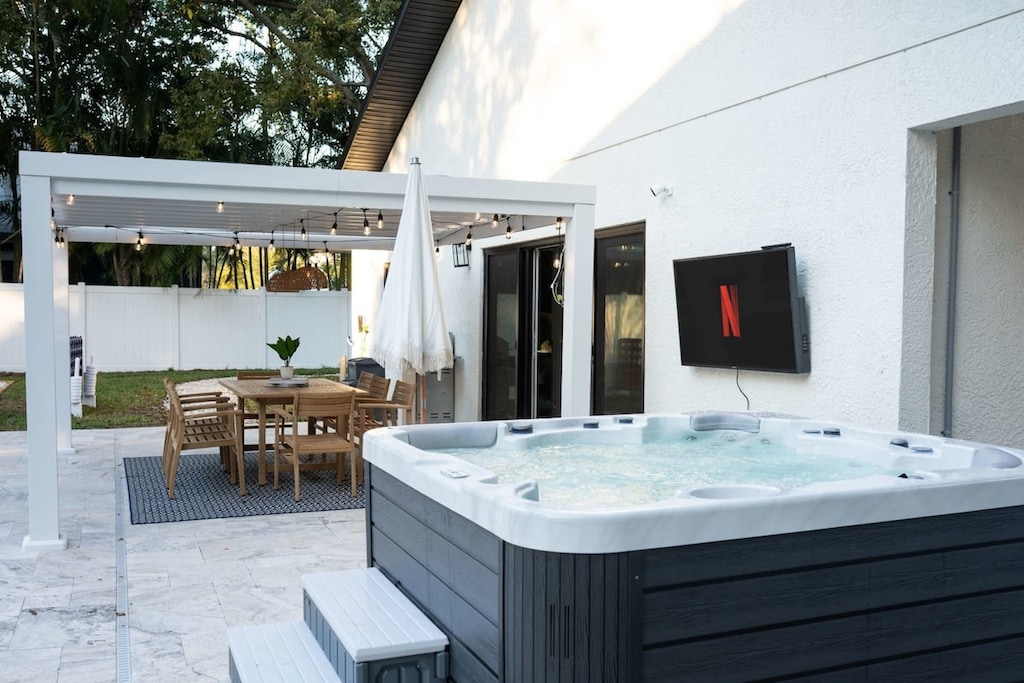 Hot tub with outdoor TV!