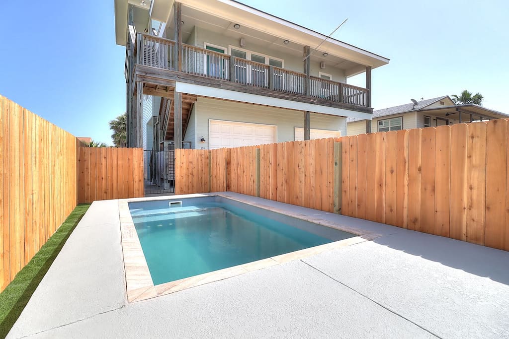 Beautiful Private Pool to enjoy with your friends and family!