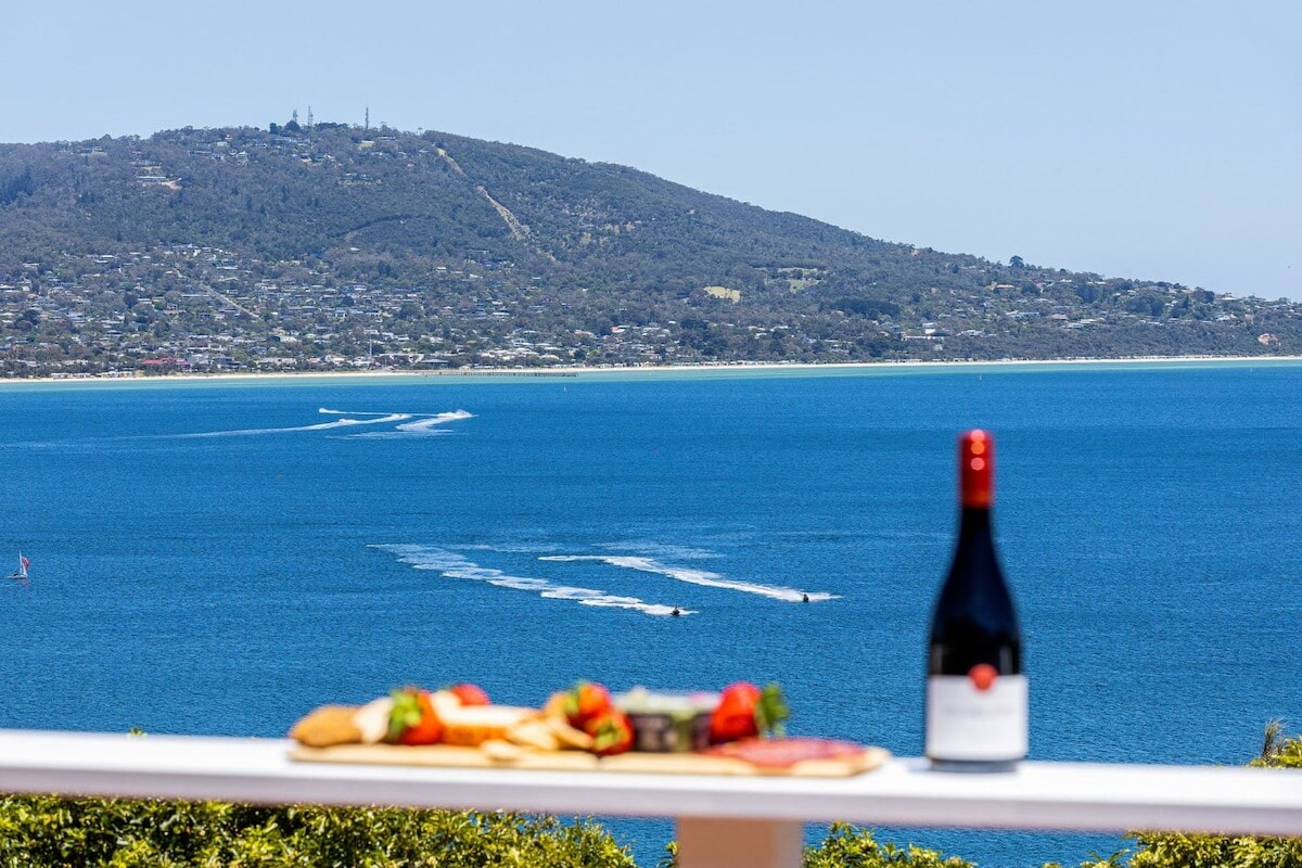 Property Image 2 - The Peak of Mt Martha. Heated Spa and Sunset Views