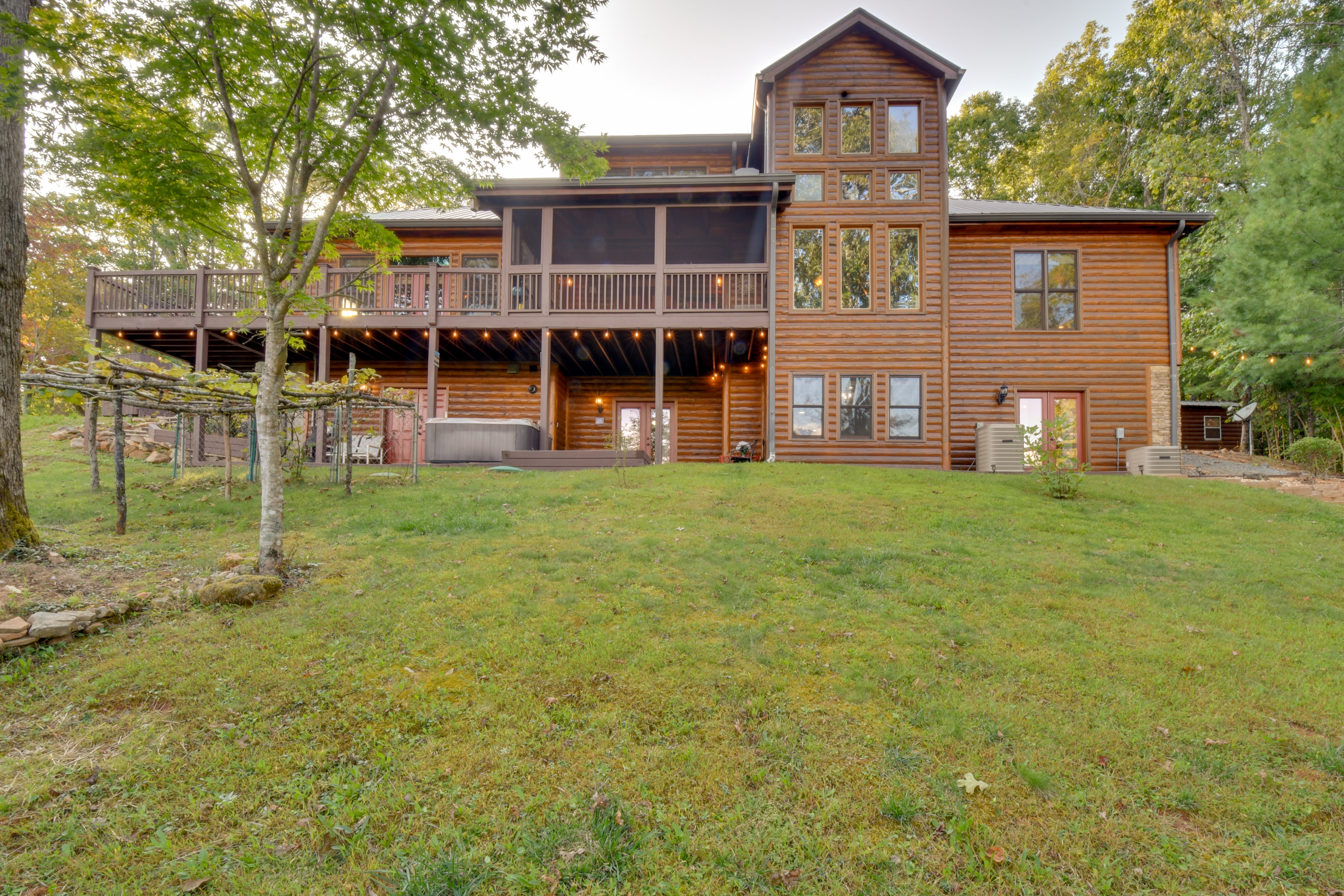 Expansive Mtn-View Ellijay Cabin: Private Hot Tub