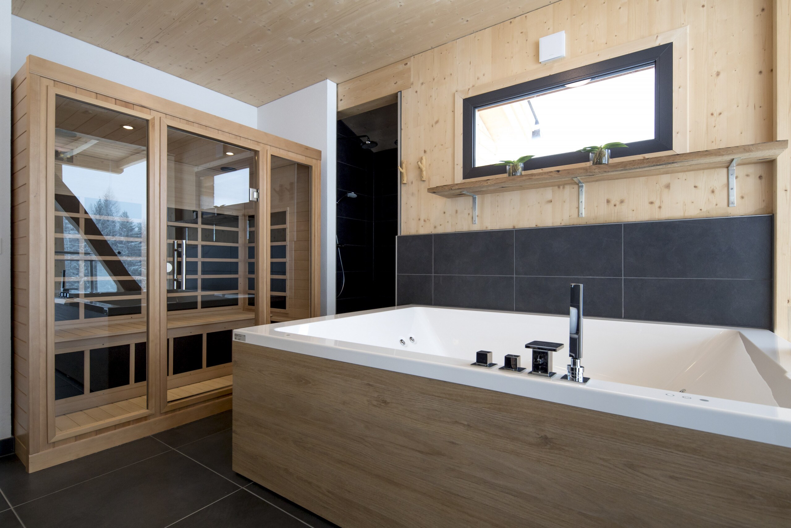 Property Image 2 - Premium Chalet mit IR-Sauna & Whirlpool außen