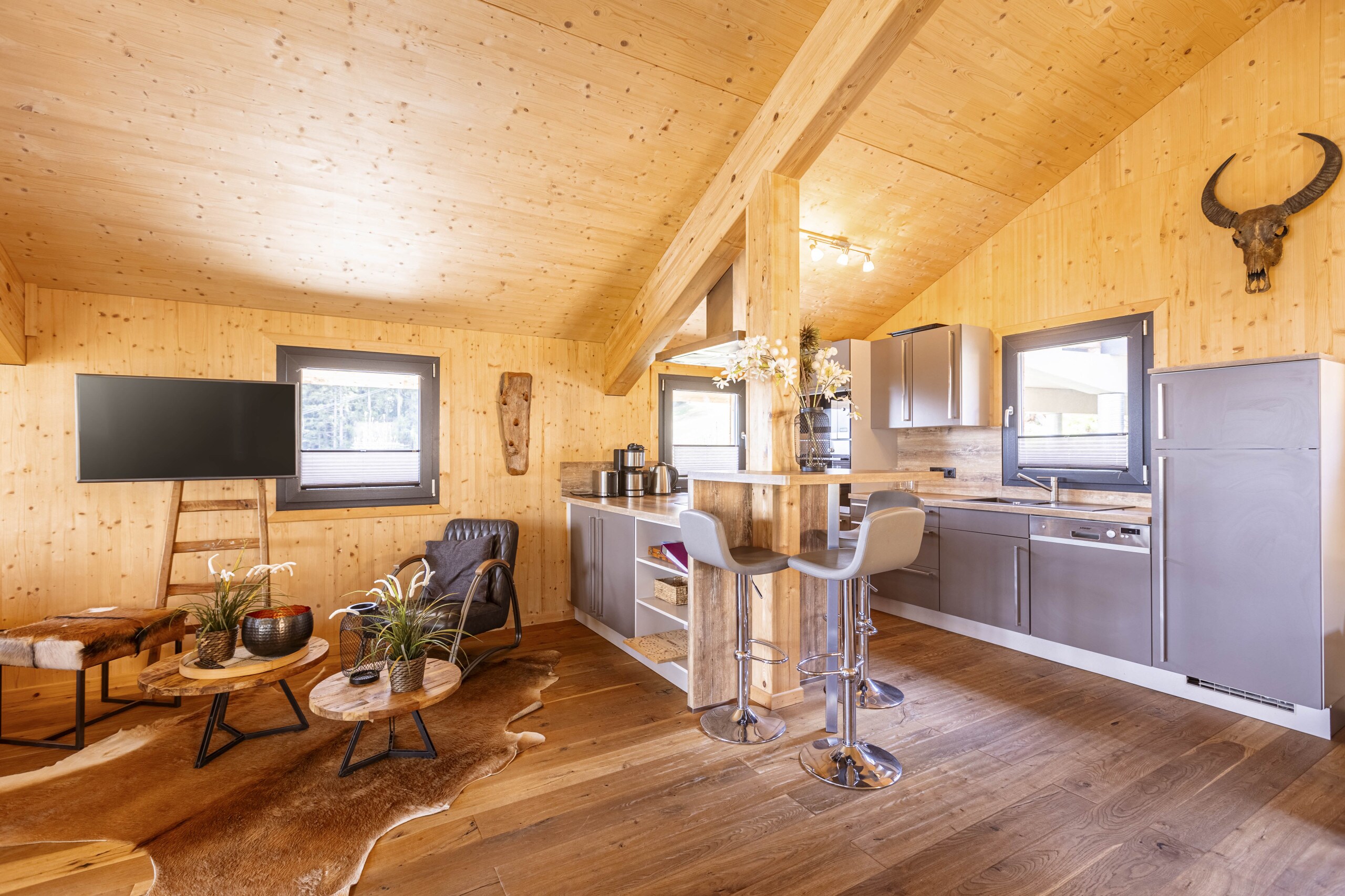 Property Image 2 - Superior Chalet mit IR-Sauna & Whirlwanne innen