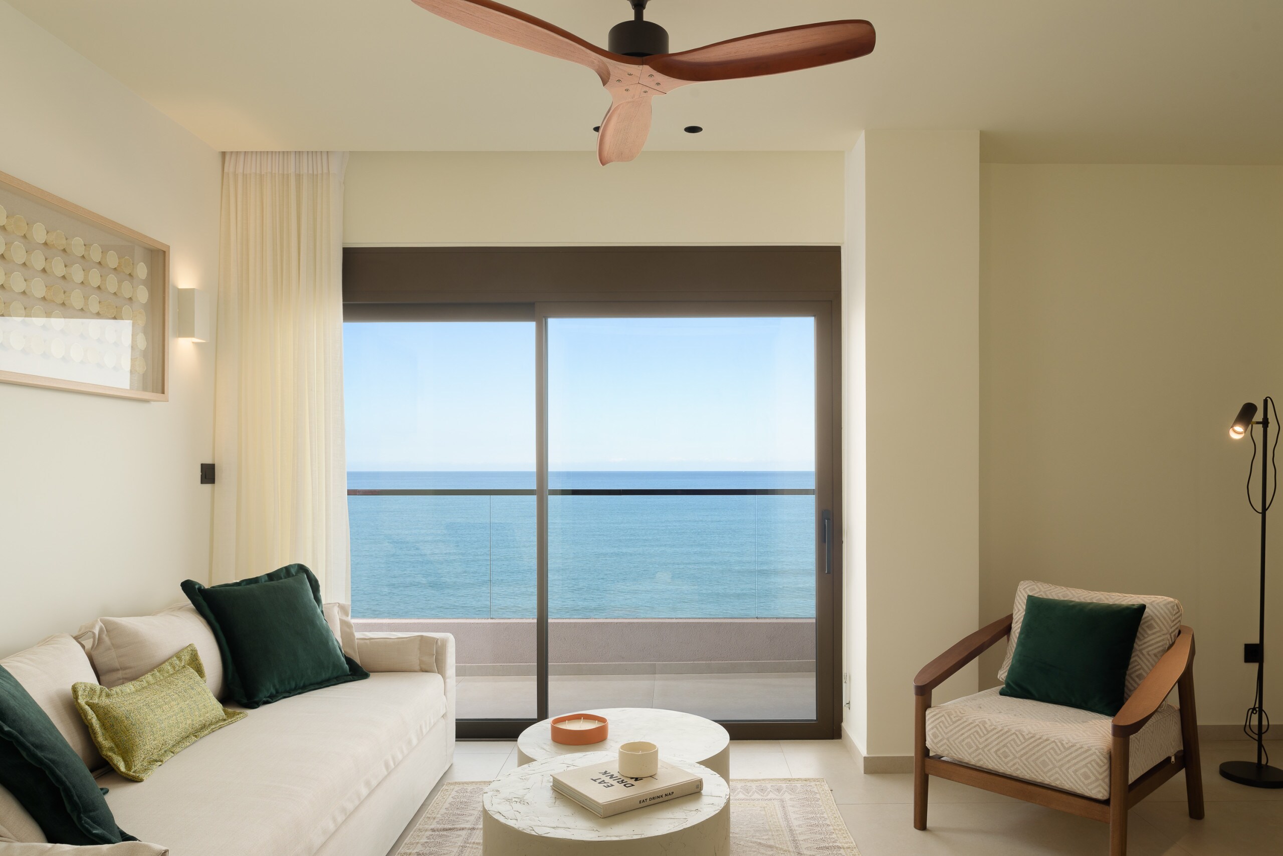 Uninterrupted views, slide open the large windows and enjoy the salty breeze 

