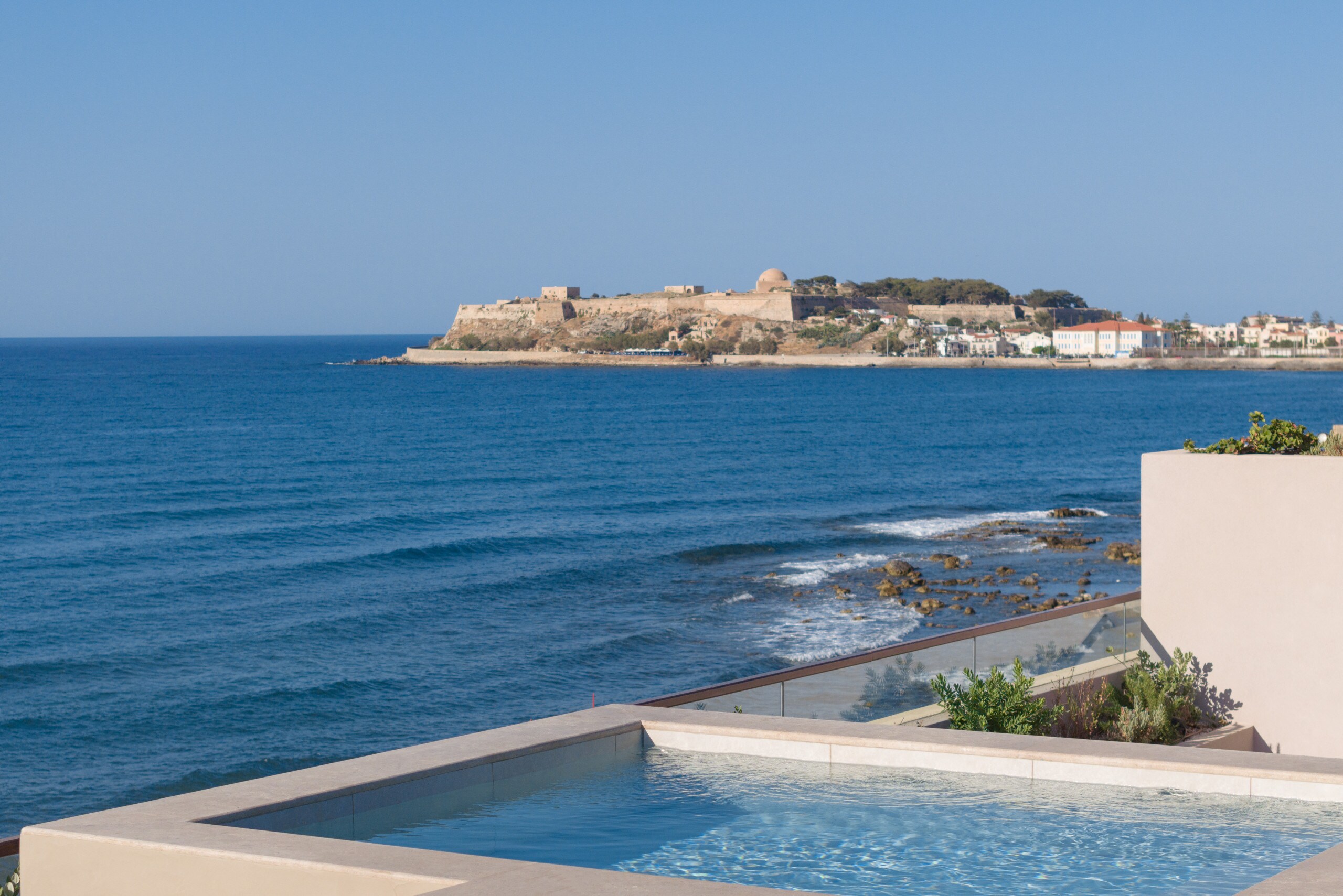 Views to Rethymno Fortezza from your plunge pool. 