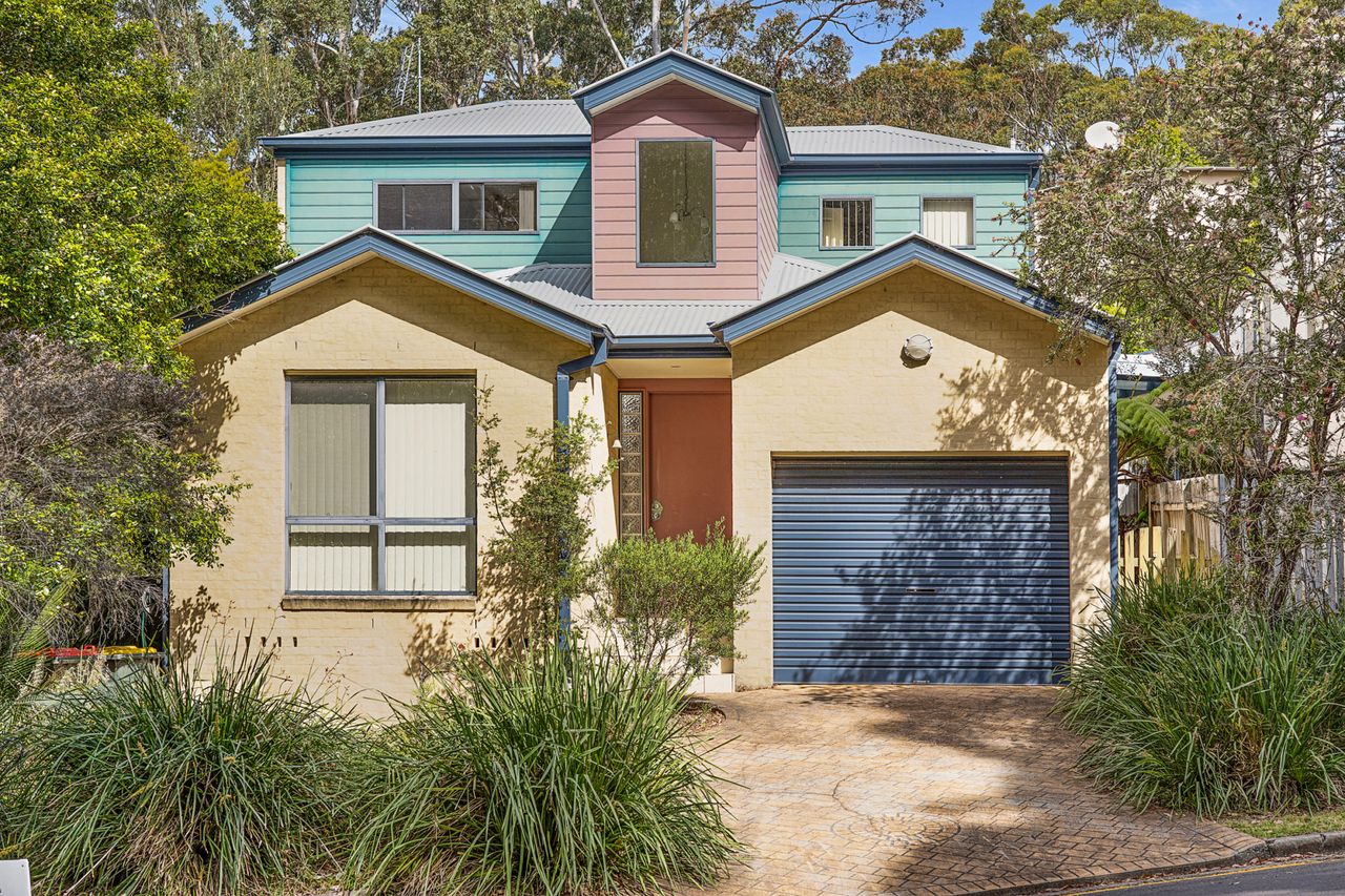 Property Image 1 - Sand Water at Hyams Beach