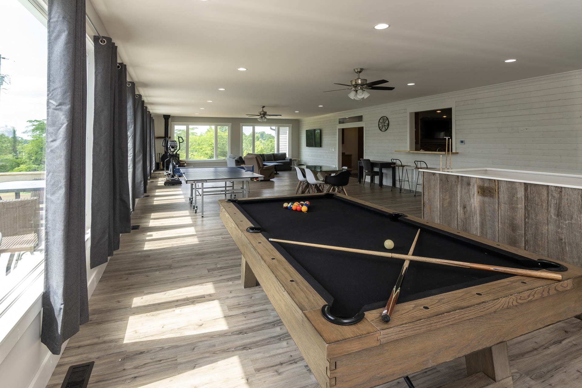 Huge game room!