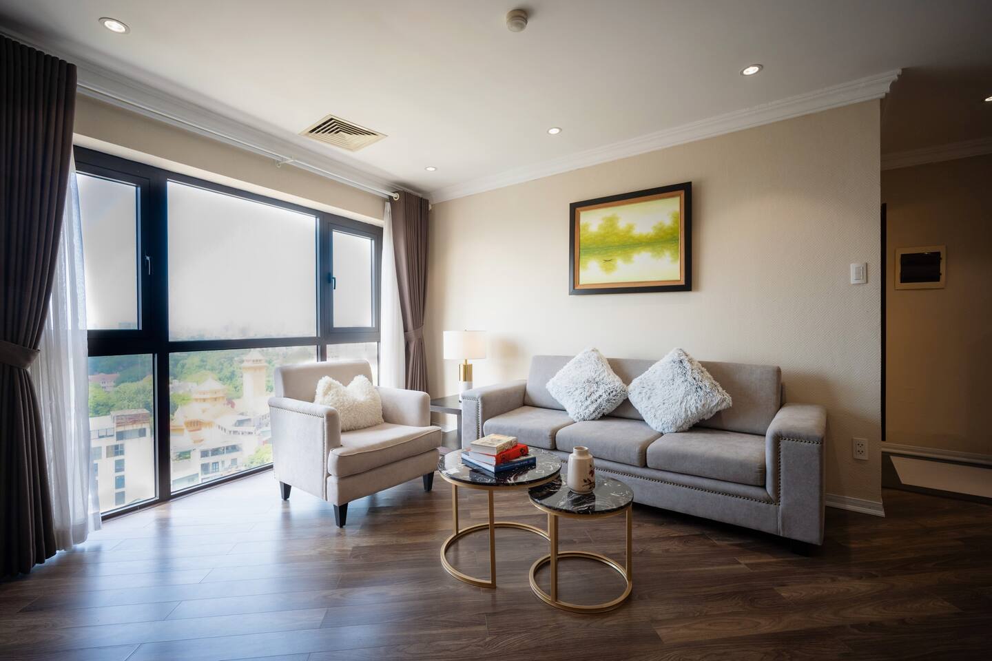 Property Image 1 - Central 2-Bedroom Cityview Serviced Apartment with Gym, Pool and Kids Room