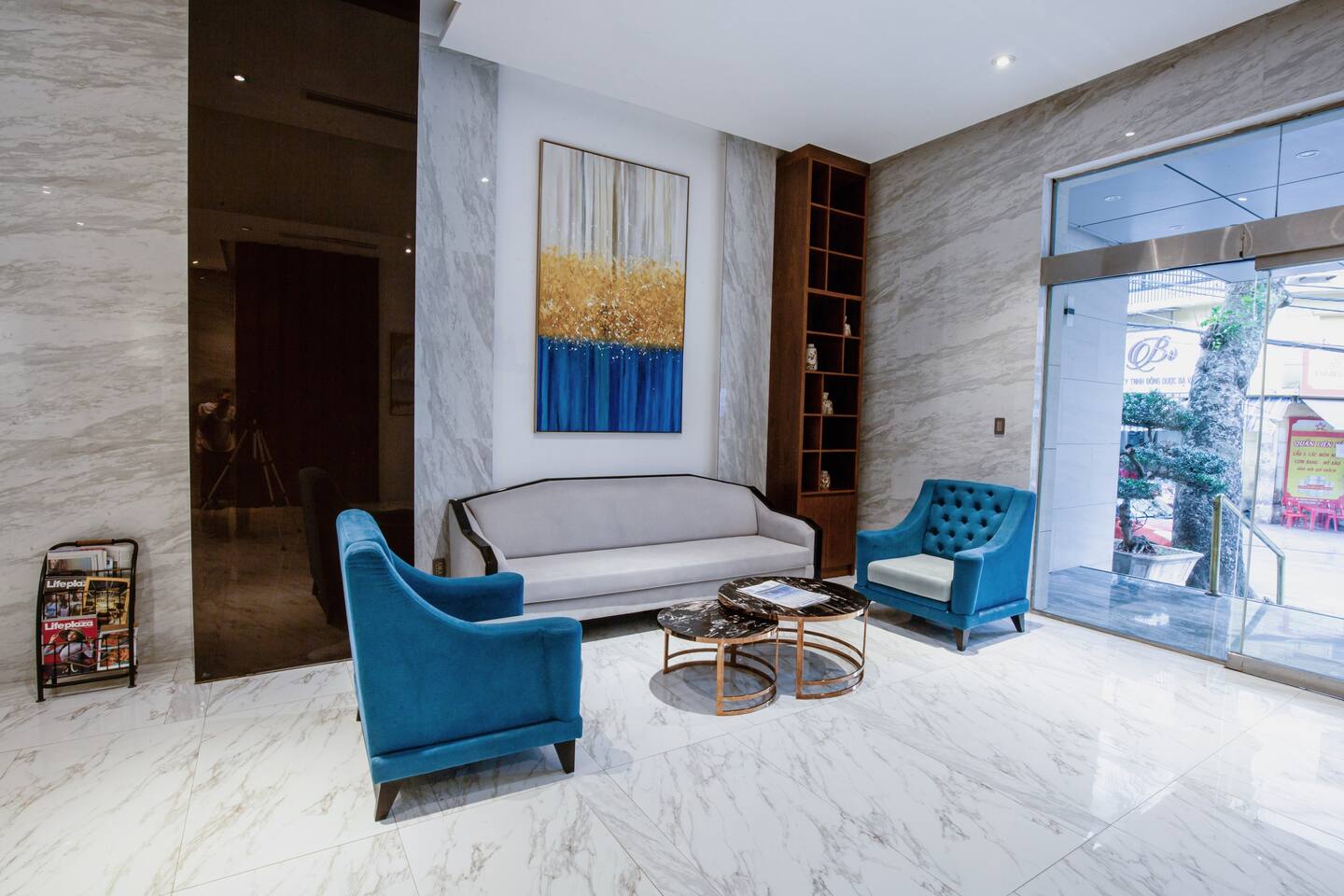 Central 2-Bedroom Cityview Serviced Apartment with Gym, Pool and Kids Room