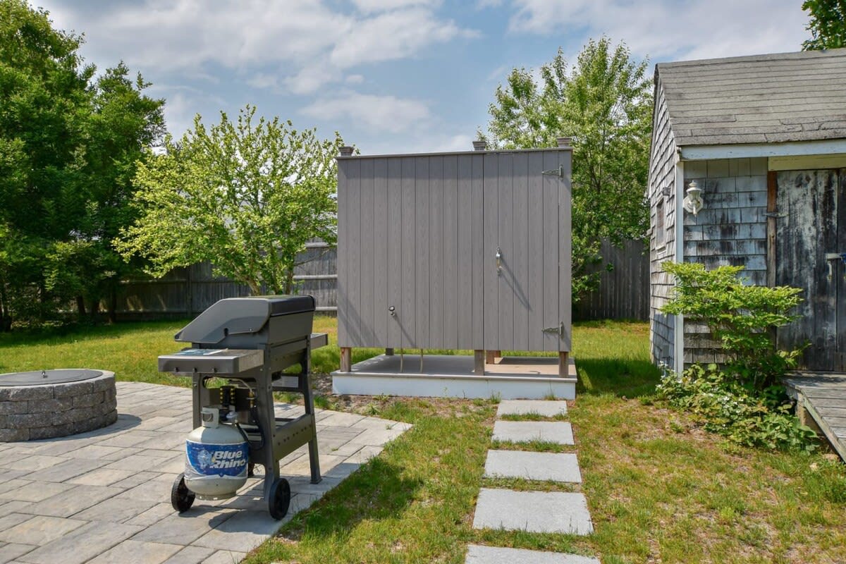 Walk 300 Yards to Beach! Walk 300 Yards to Beach!