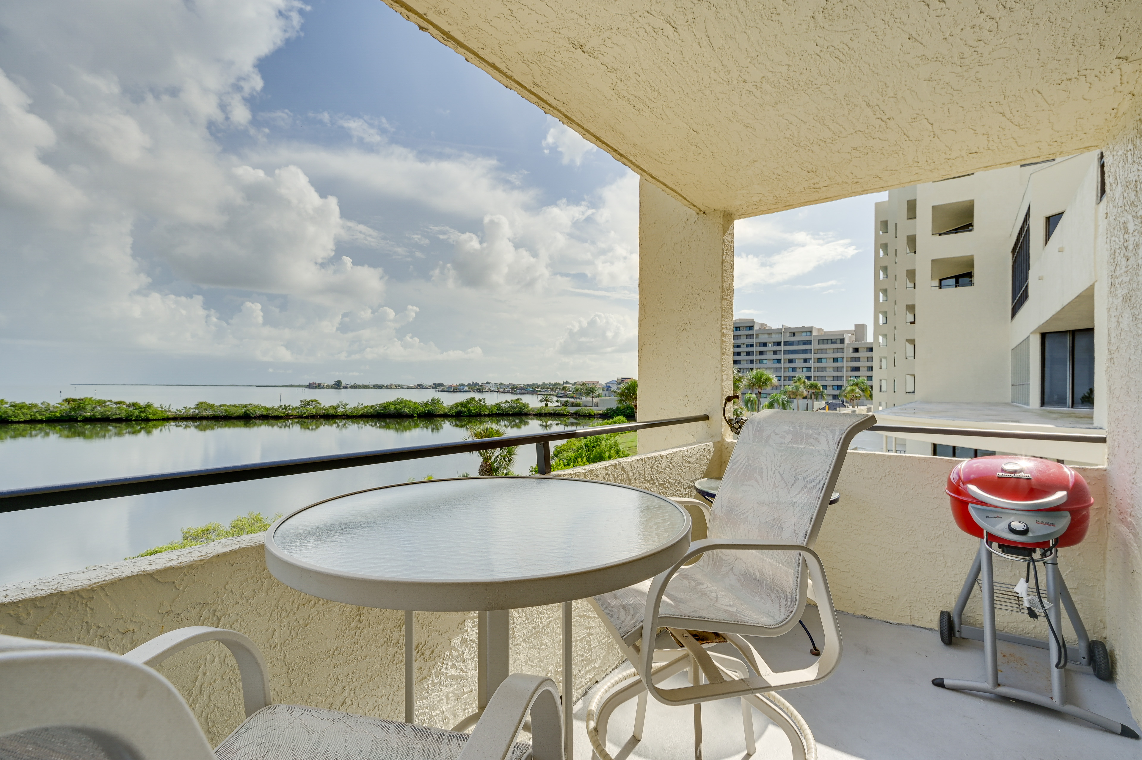 Property Image 1 - Bright Hudson Condo Rental w/ Gulf-View Balcony!