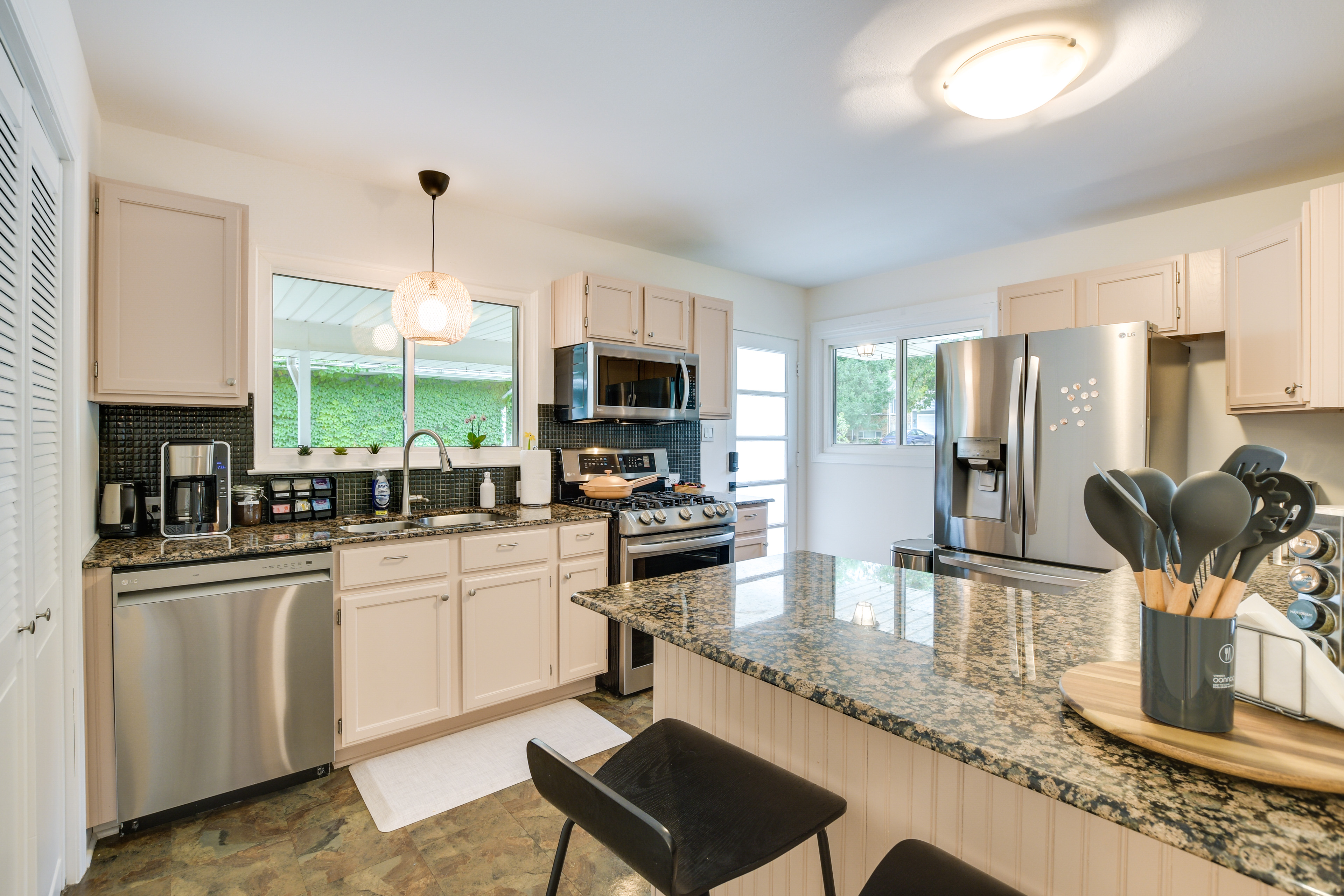 Glen Ellyn Home Walk to Downtown Dining & Shops! Home Rental in Glen Ellyn