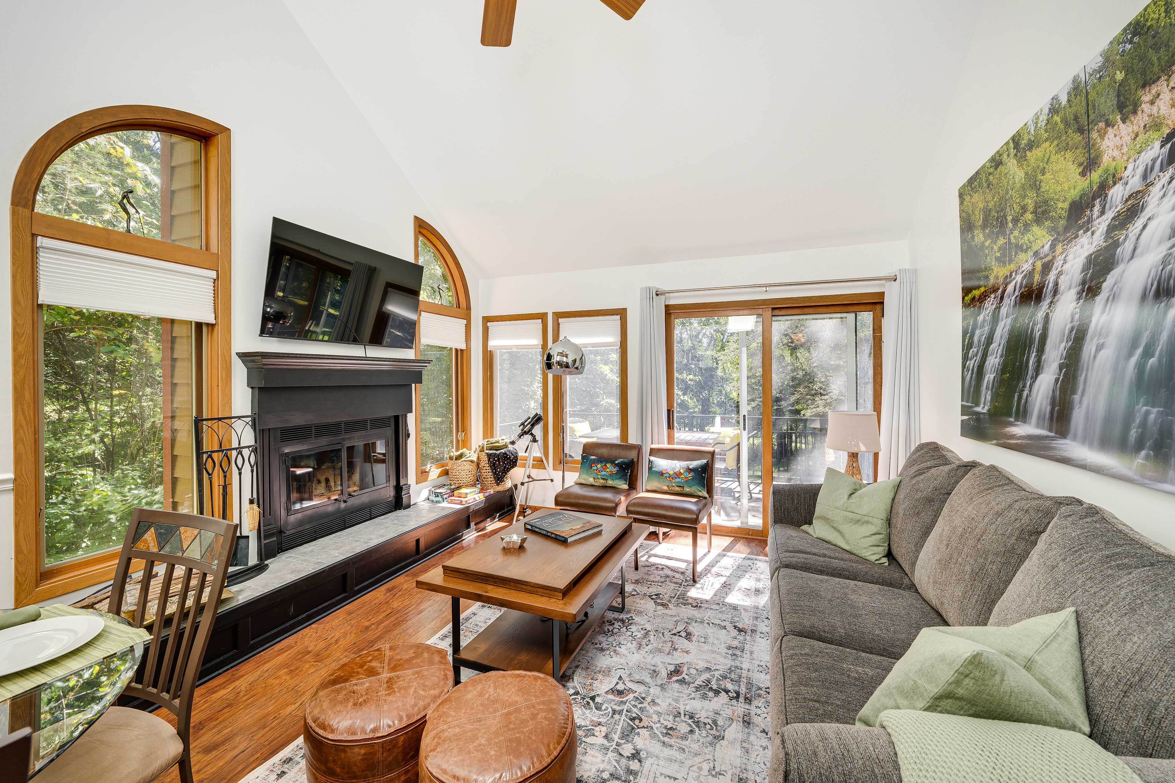 ‘Stargazer’s Paradise’ Galena Gem w/ Pool Access! Home Rental in Galena