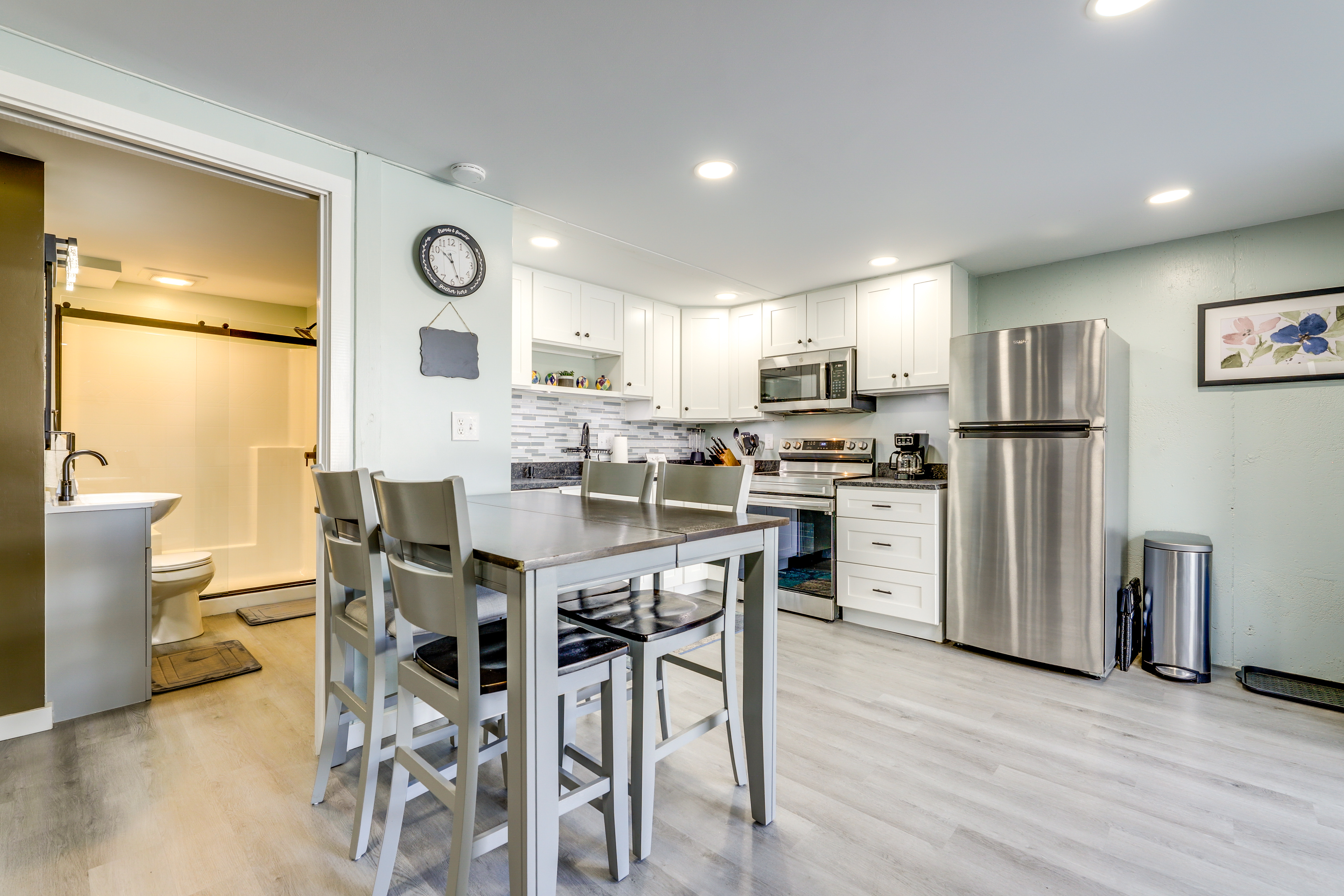 Close to Colleges: Worcester Apt w/ Lake Access!