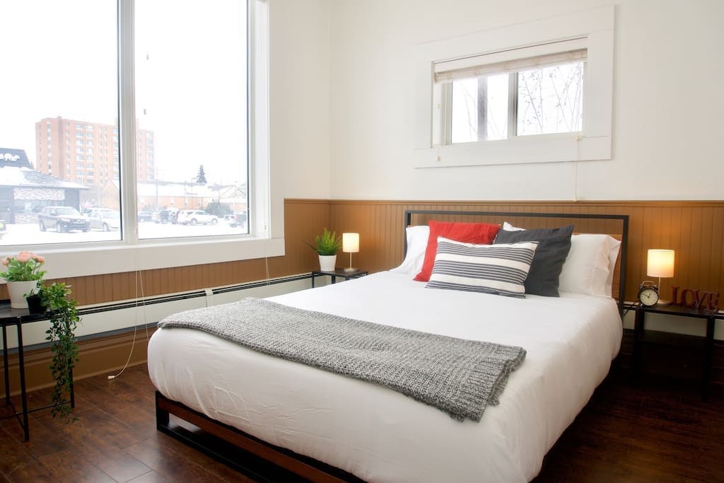 Large comfy queen size bed in the second bedroom!